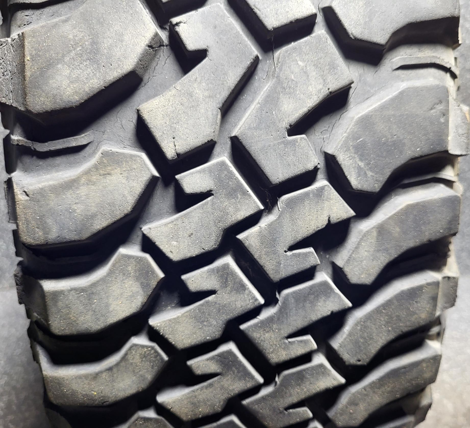 BFGoodrich Mud-Terrain T/A KM LT255/75R17 111/108Q Light Truck SUV Tire DOT 4513