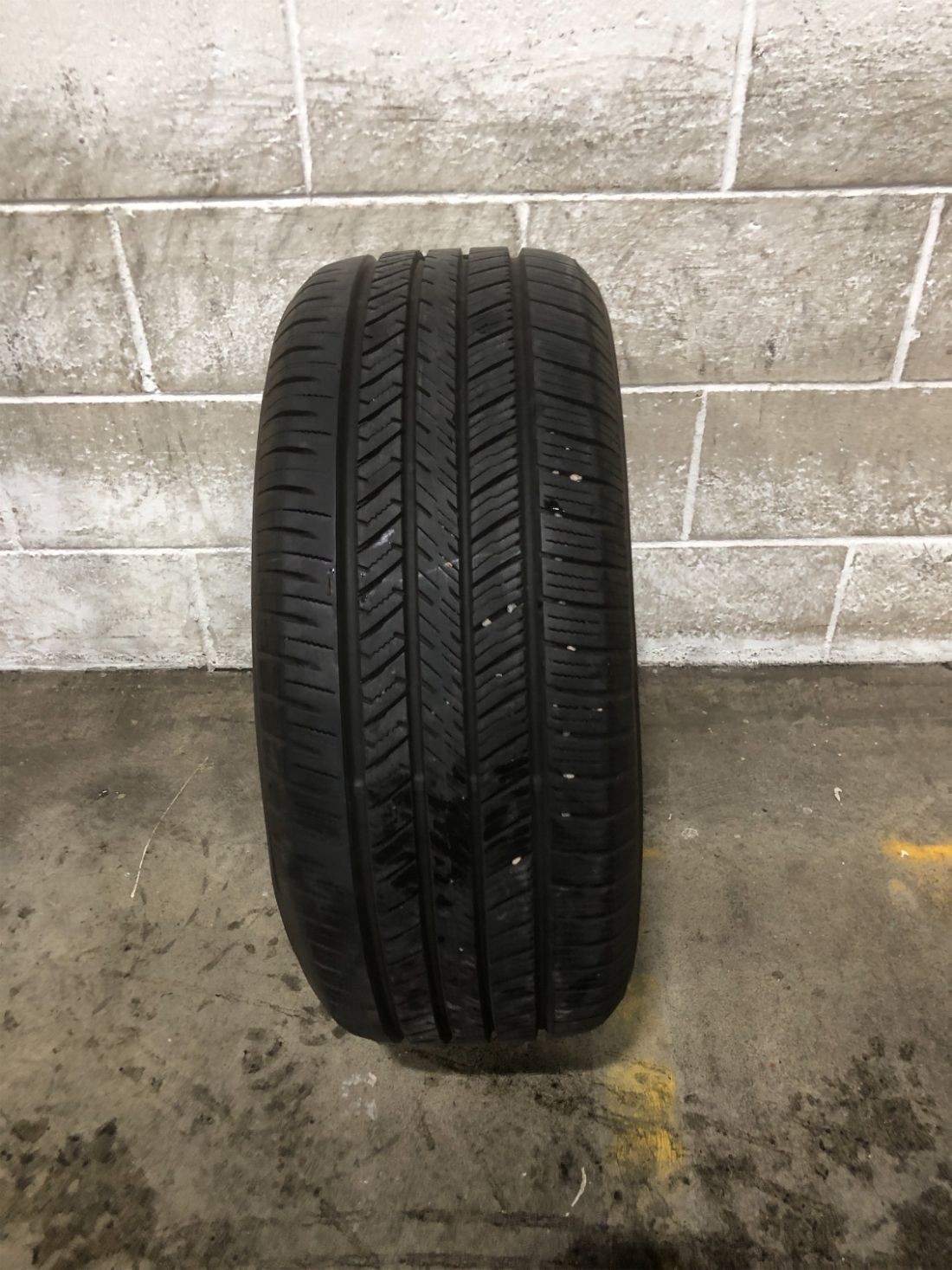 1x P225/50R17 Yokohama YK-GTX ALL SEASON 10/32 98 V Used Tire 2255017