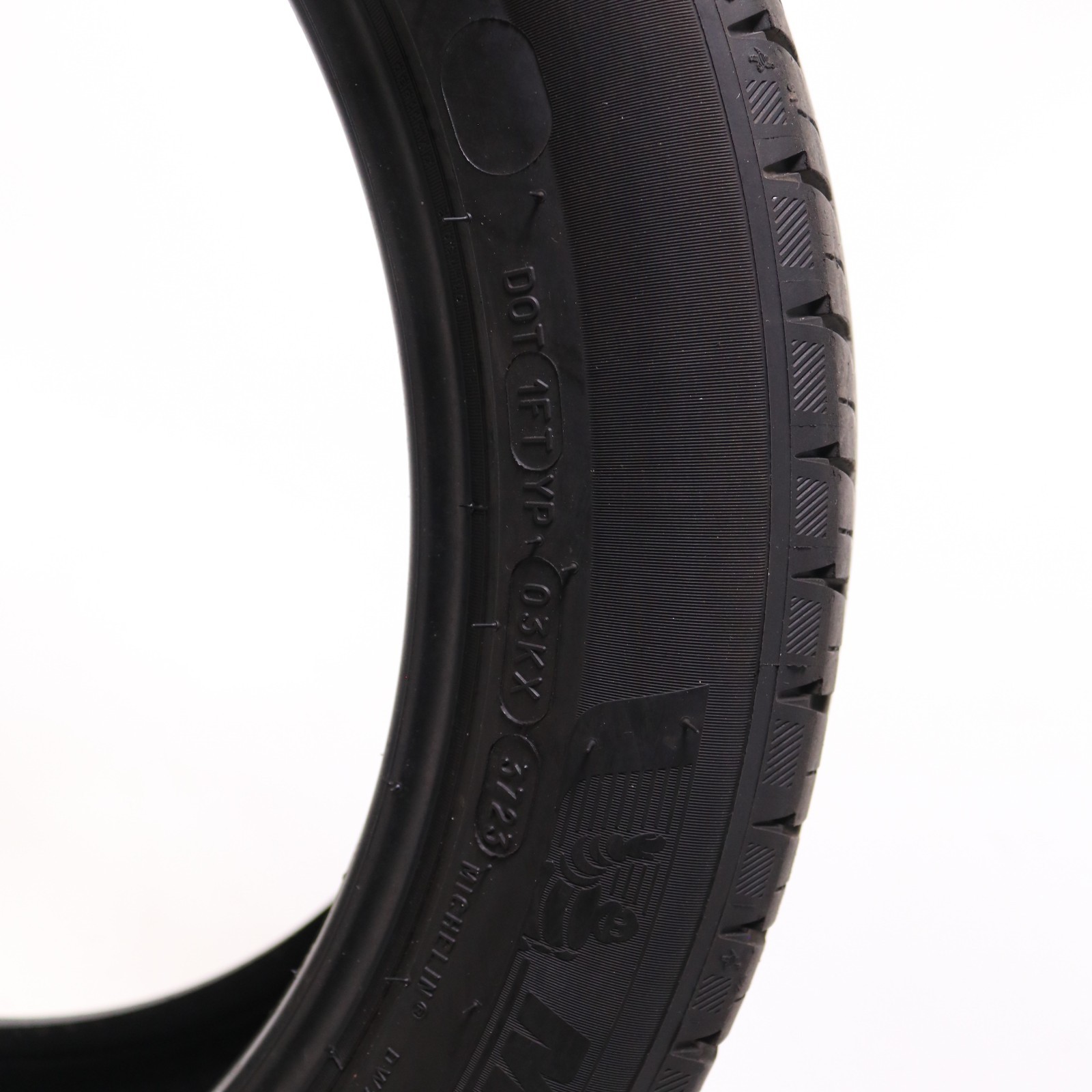 Set of 4 Used 245/45R19 Michelin Primacy A/S – 102H – 6.5-7/32