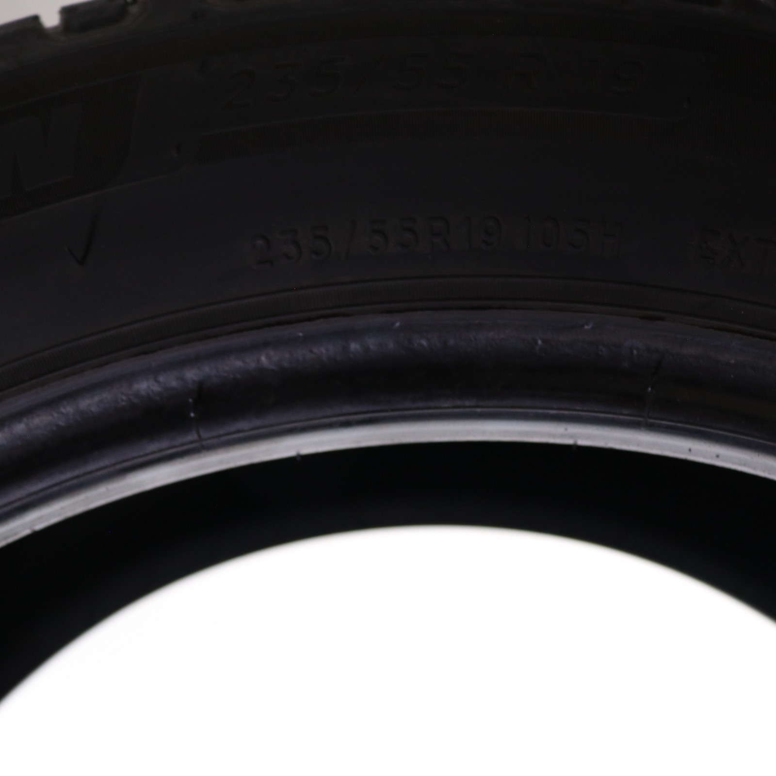 Set of 4 Used 235/55R19 Michelin Defender 2 – 105H – 9-10.5/32