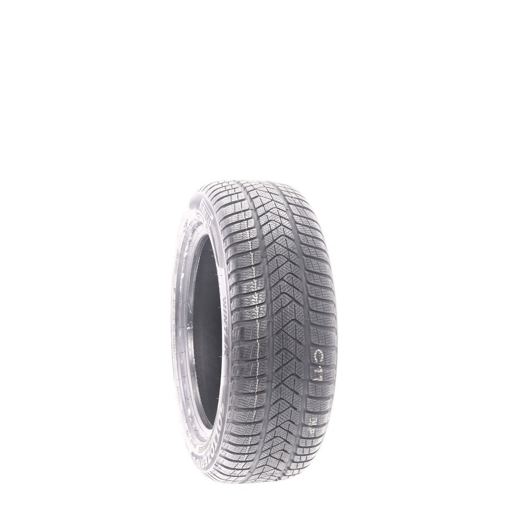 Set of (4) Driven Once 205/55R16 Pirelli Winter Sottozero 3 Run Flat 91H – 10/32