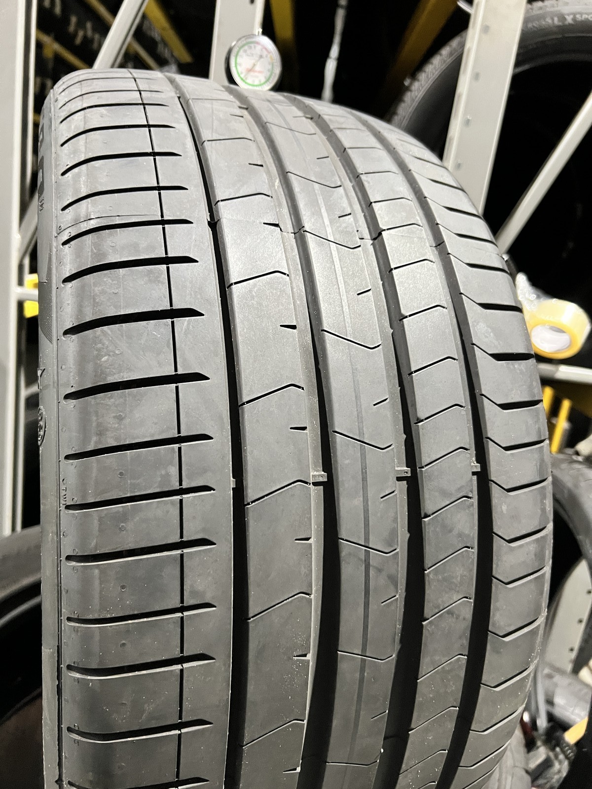 1 Tire Pirelli P Zero PZ4 Run Flat ★ BMW 315/35R21 111Y DOT.1226 8.5/32
