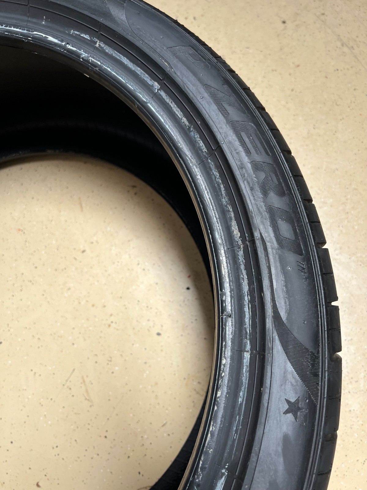 1 – TAKEOFF 275/35ZR20 XL (102Y) Pirelli P Zero PZ4 (*) BMW – 6166 NO REPAIRS