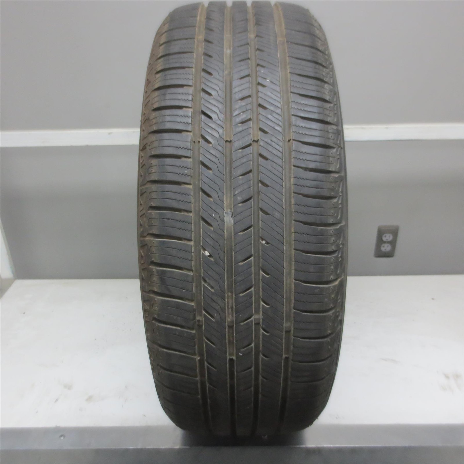 245/50R20 Yokohama YK-CTX 102V Used Tire (10/32nd) NO PATCHES! (QTY 1)
