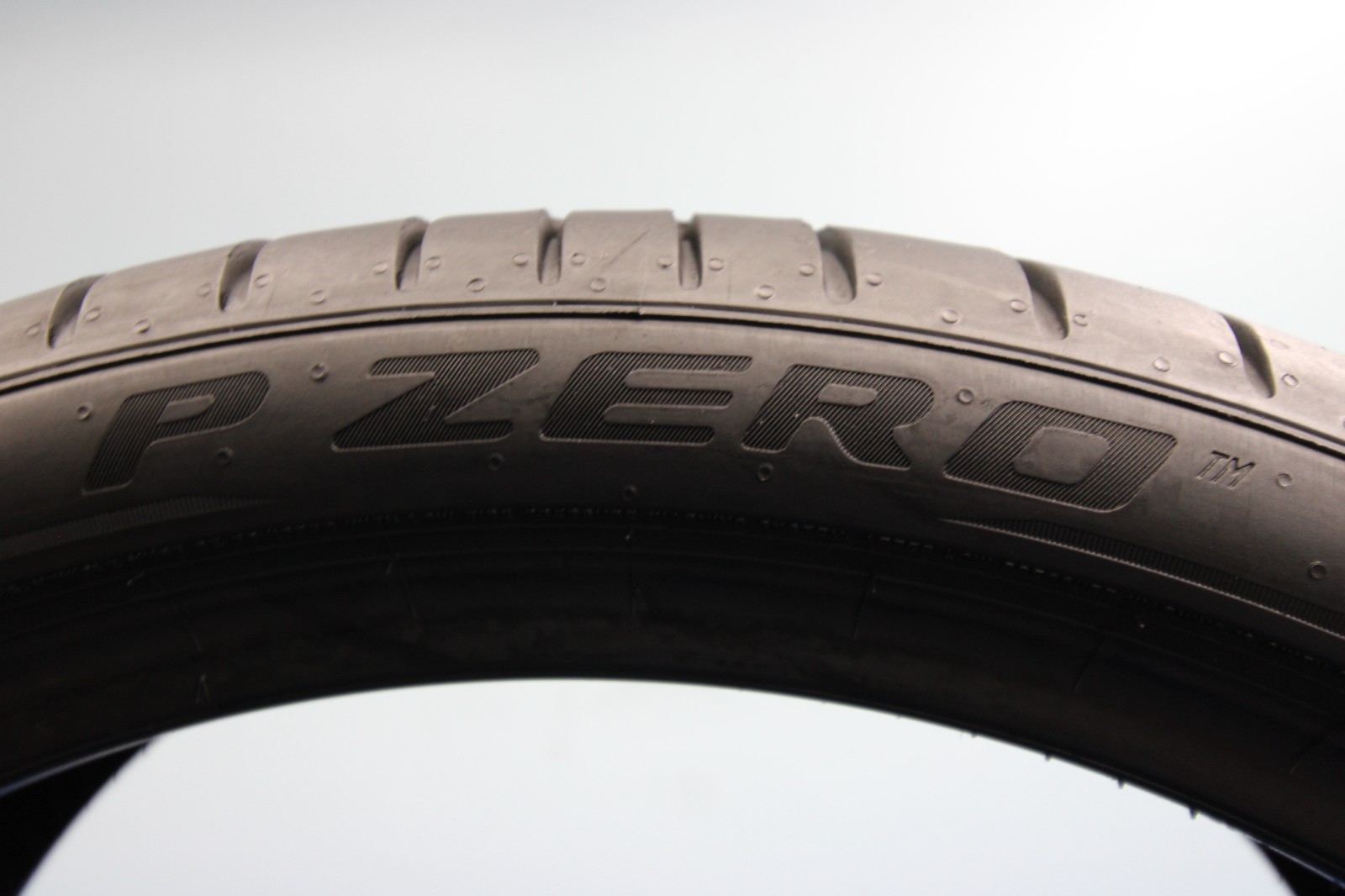 1 Used Pirelli Pzero ★ RSC RFT MOE 245/35R20 245/35/20 2453520 95Y