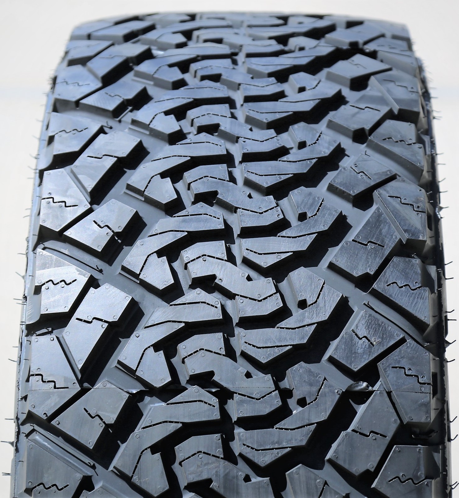 Tire Venom Power Terra Hunter X/T 305/30R26 109V XL XT Extreme Terrain