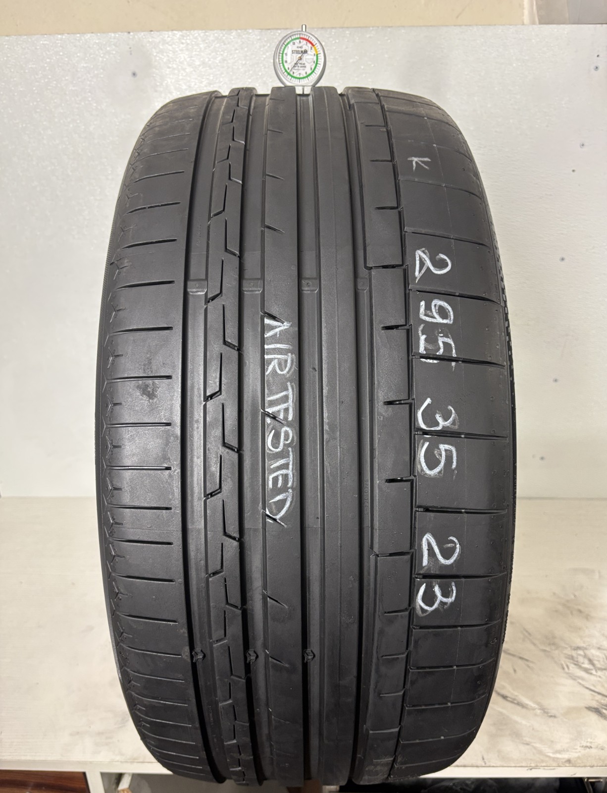 1 Tire 295 35 23 Continental SportContact 6 A0 (8.50/32 = 94% Tread Left) 108Y