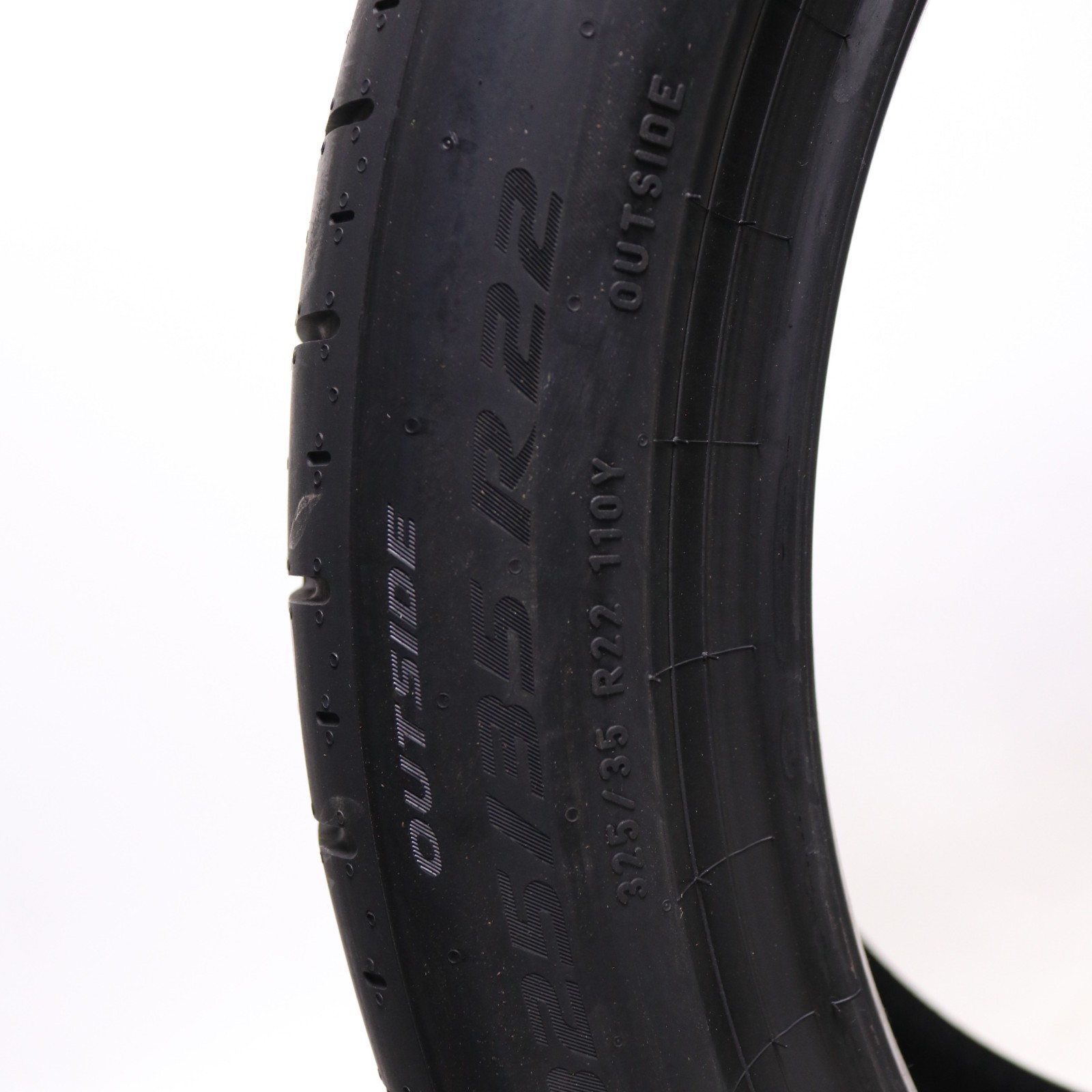 Set of 4 New 285/40R22 & 325/35R22 Pirelli P Zero PZ5 MO-S PNCS Fits GLE GLS