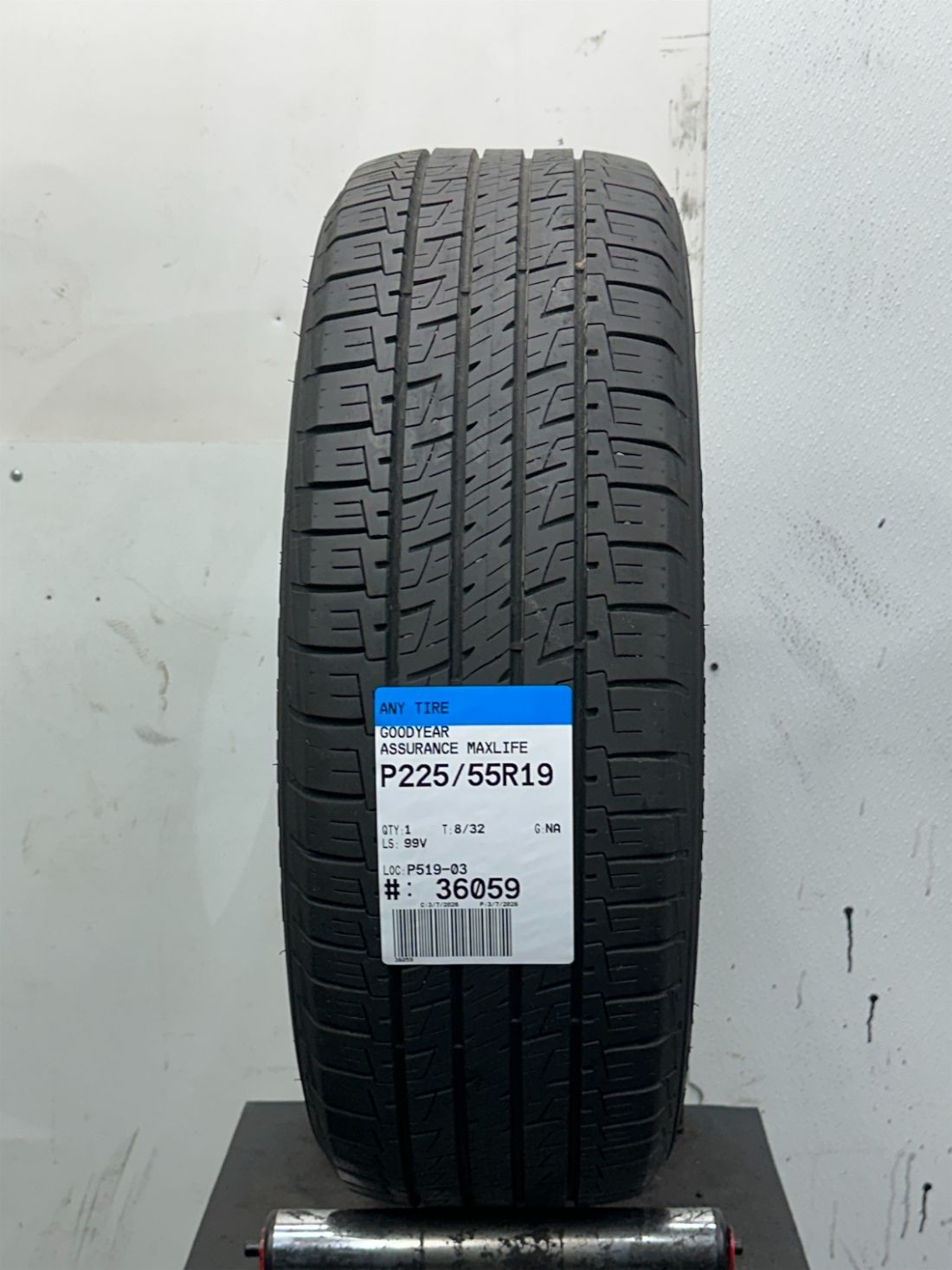 1 Used P225/55R19 Goodyear Assurance MaxLife 99 V – 8/32