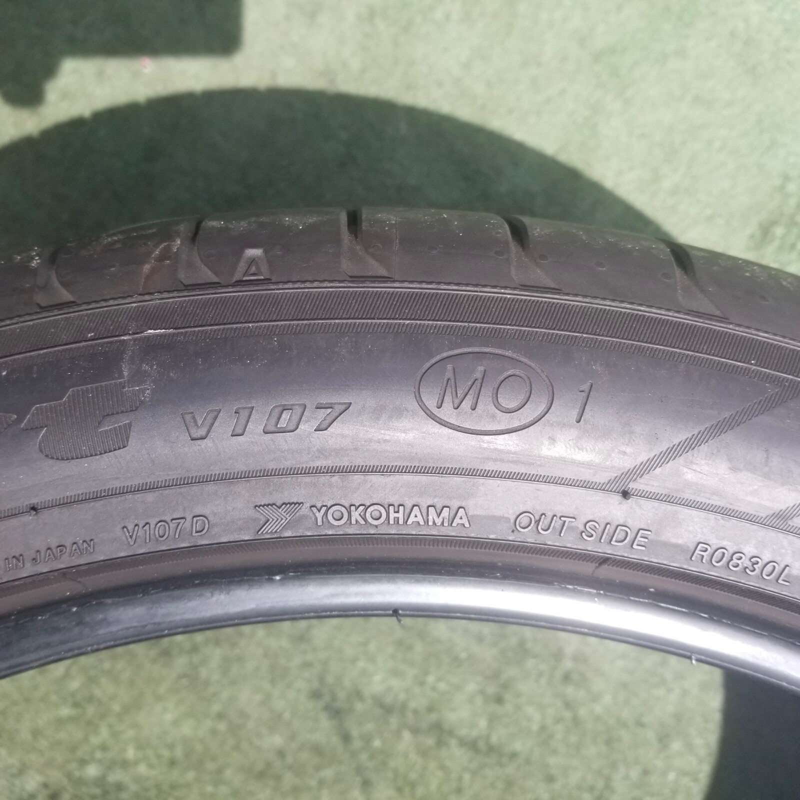 325/35R22 Yokohama Advan Sport V107 Tires MO1 Mercedes-Benz GLE 325/35ZR-22 50%