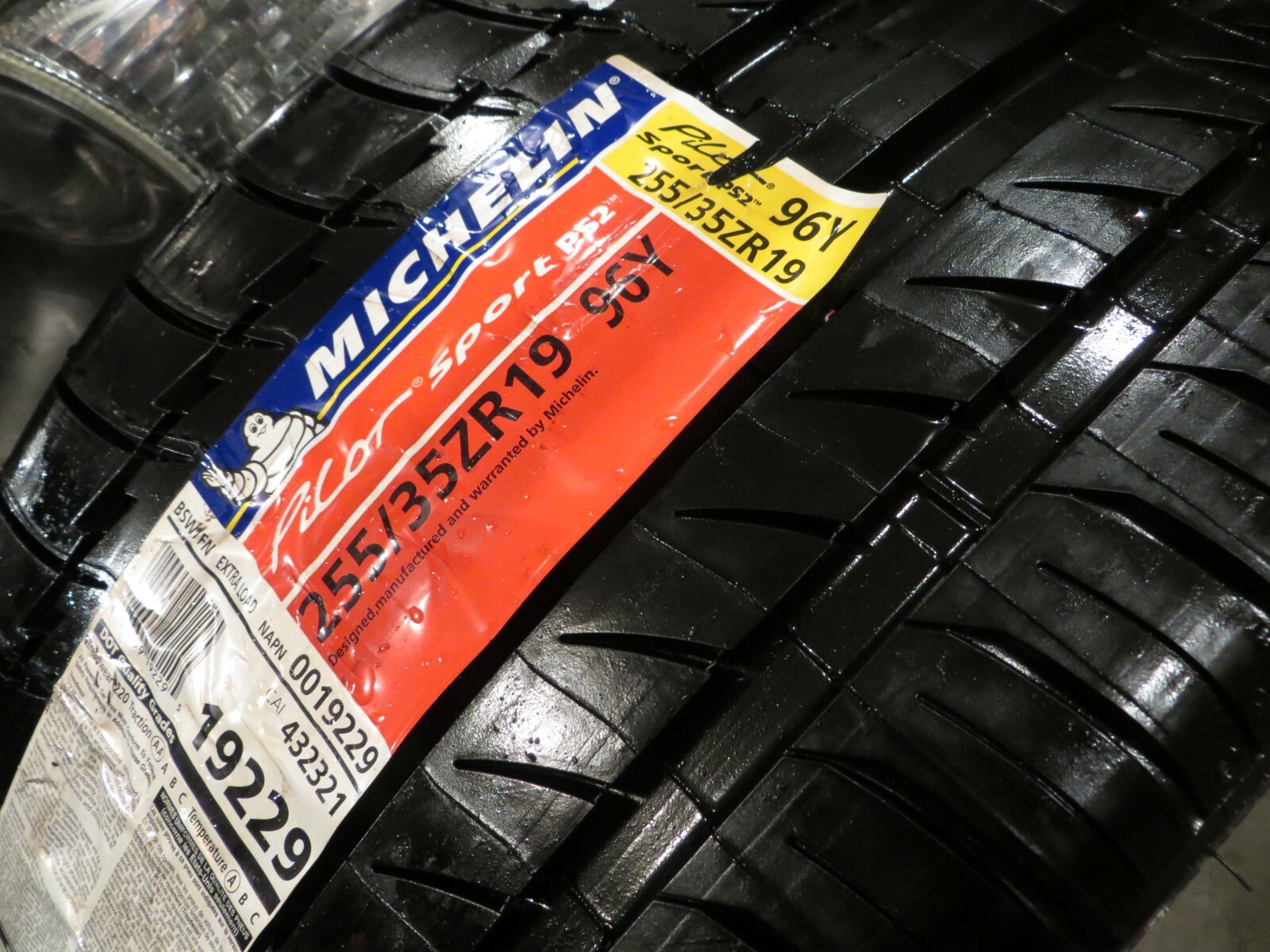 NEW 1 ONE MICHELIN PILOT SPORT PS2 MO1 255/35ZR19 96Y XL FRANCE 255 35 19 2821