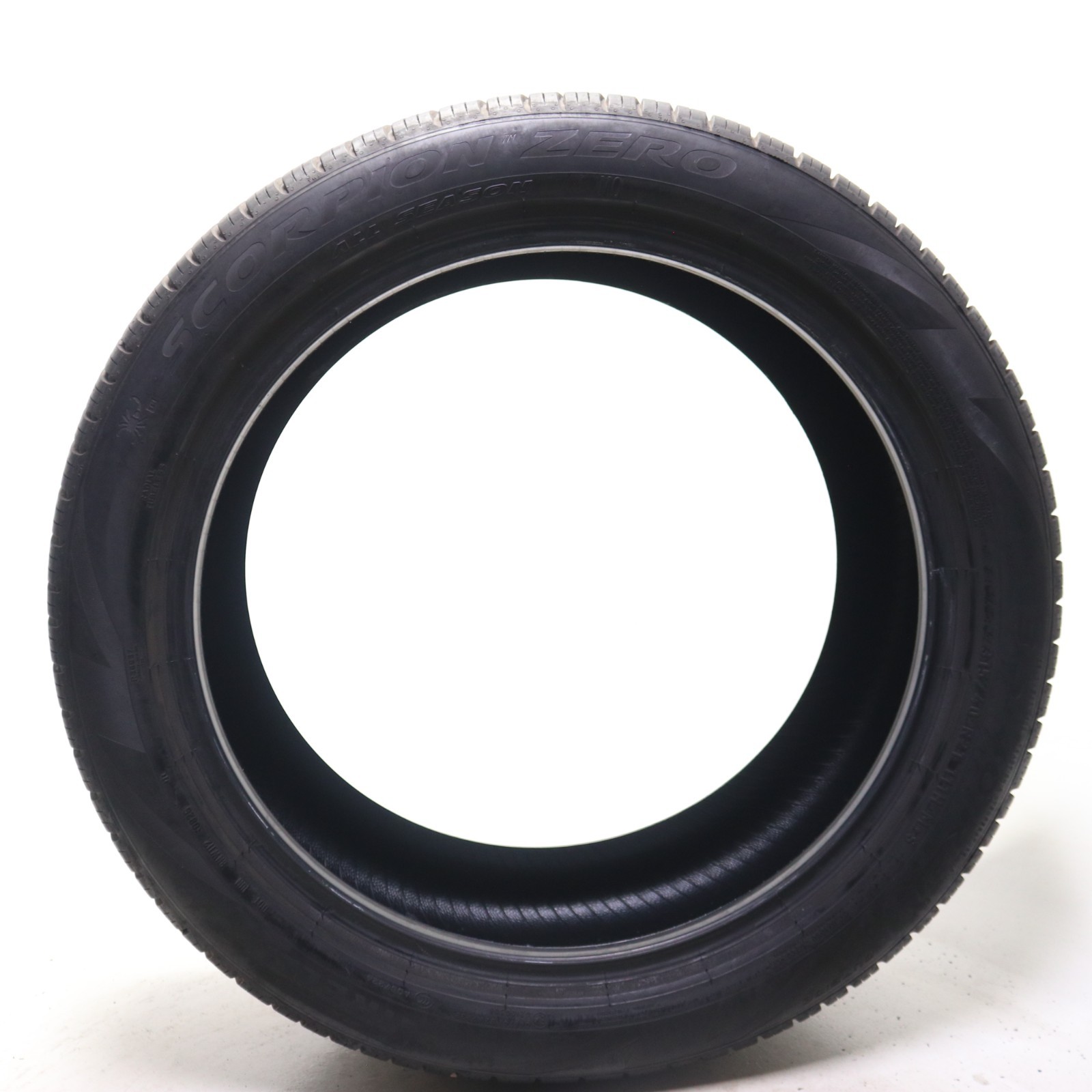 Set of 2 Used 315/40R21 Pirelli Scorpion Zero All Season MO – 111H – 9-10/32