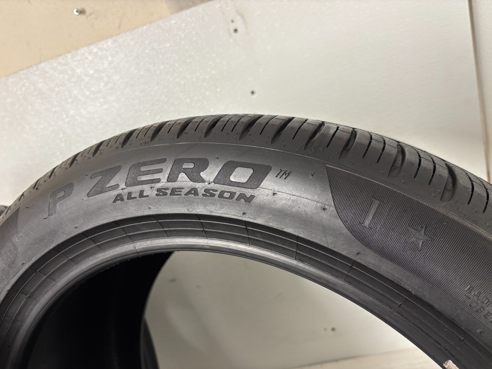 2 Tires 285 40 20 Pirelli P Zero All Season I Star (70-80% Tread Left) 108H