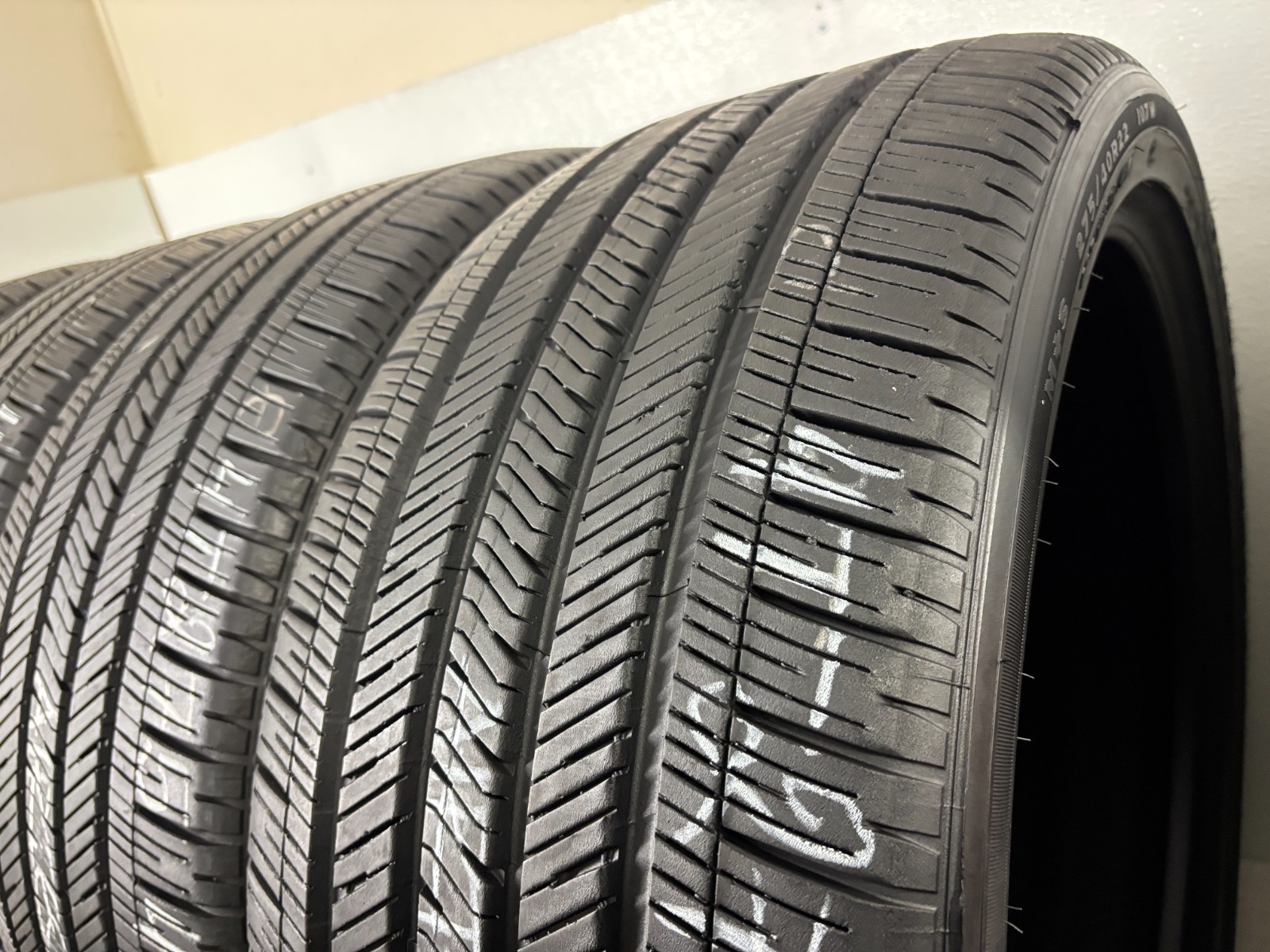 NO SHIPPING ONLY LOCAL PICK UP Set 4 Tires 275 40 22 Goodyear Eagle Touring