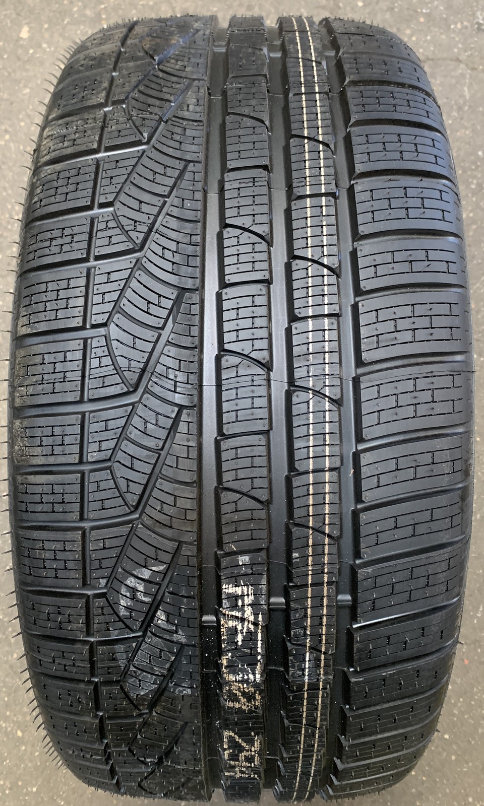1 Winter Tyre 275/35 R20 102V Pirelli Sottozero Winter 240 Series 2 Rsc M+S New