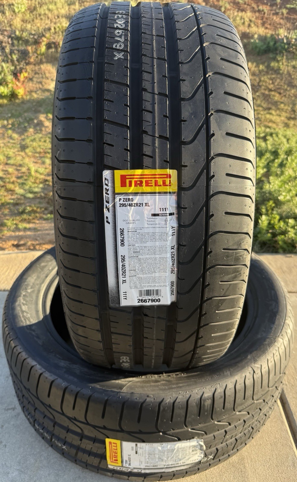Set of TWO BRAND NEW 295/40ZR21 111Y Pirelli P Zero Tires 2954021