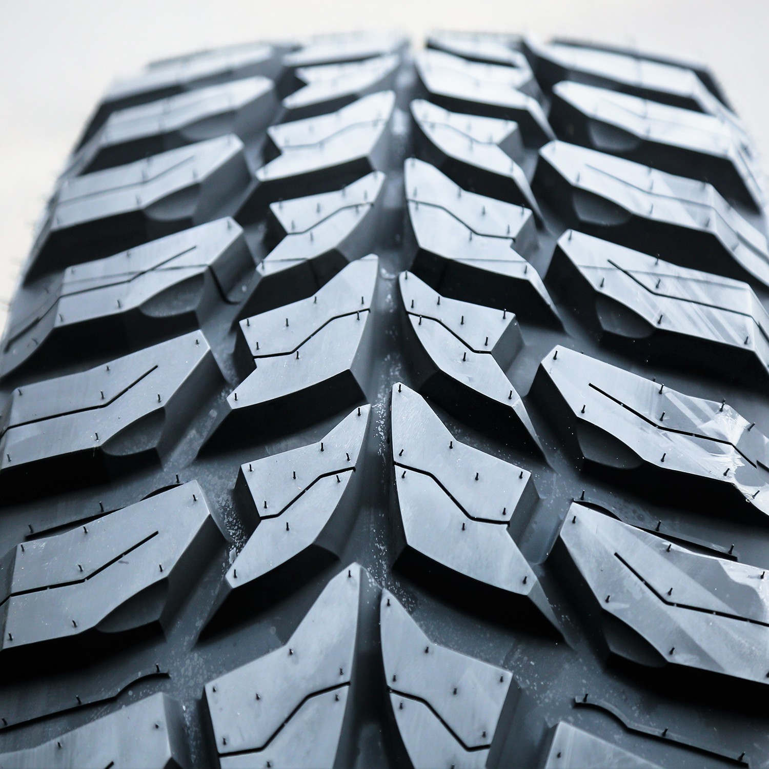 Crosswind M/T LT 37X13.50R26 Load E 10 Ply MT Mud Tire