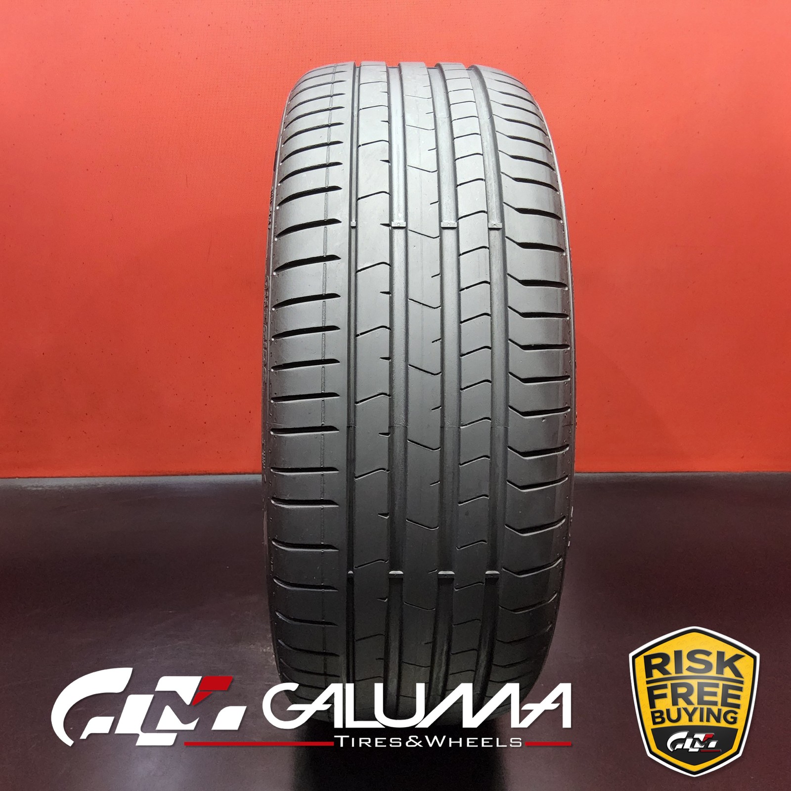 1 Tire LikeNEW Pirelli P-Zero (PZ4) RunFlat ★ XL 225/40R19 225/40/19 93Y #95905