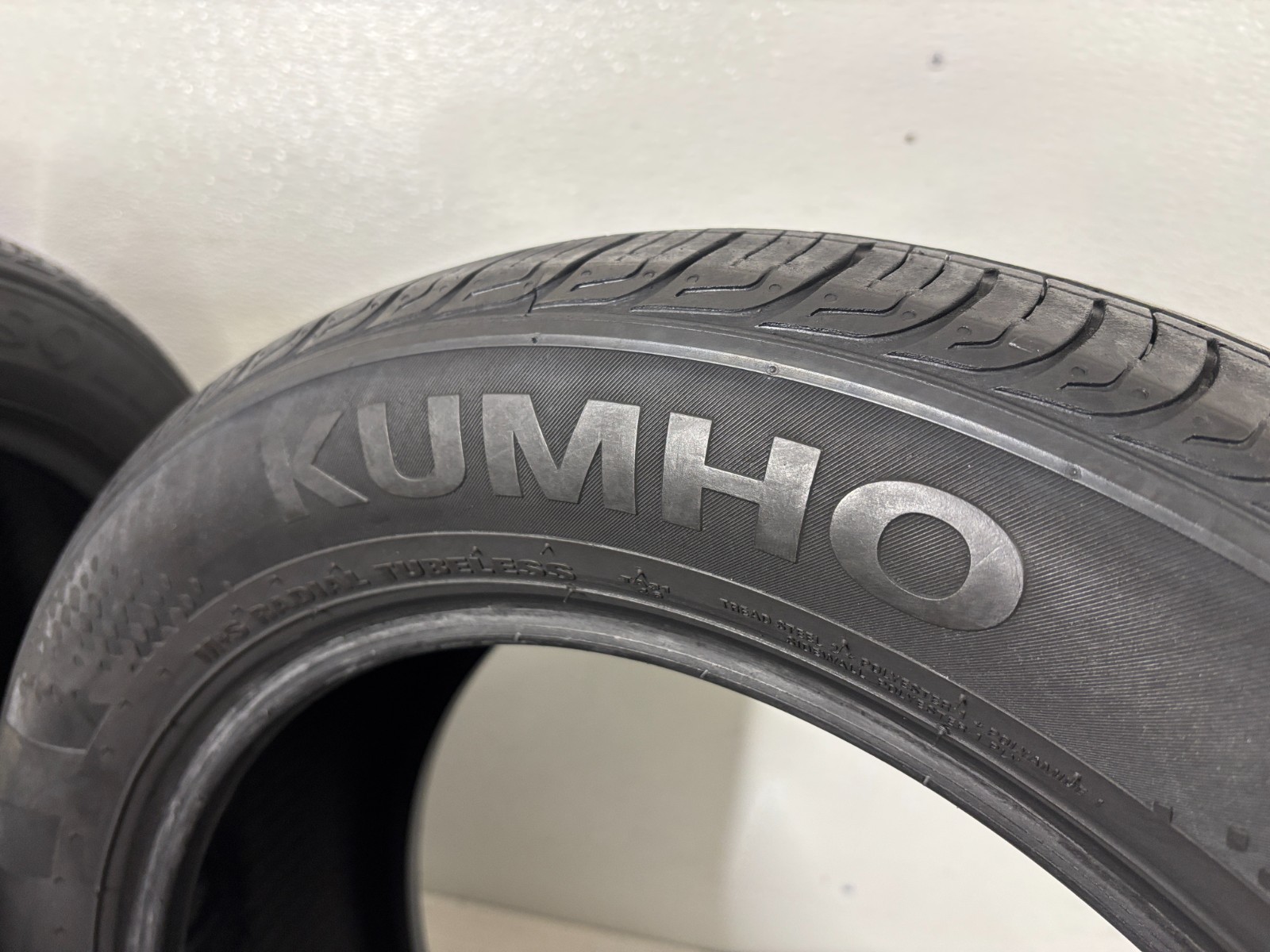 NO SHIPPING ONLY LOCAL PICK UP Set 4 Tires 215 55 17 Kumho Solus TA31