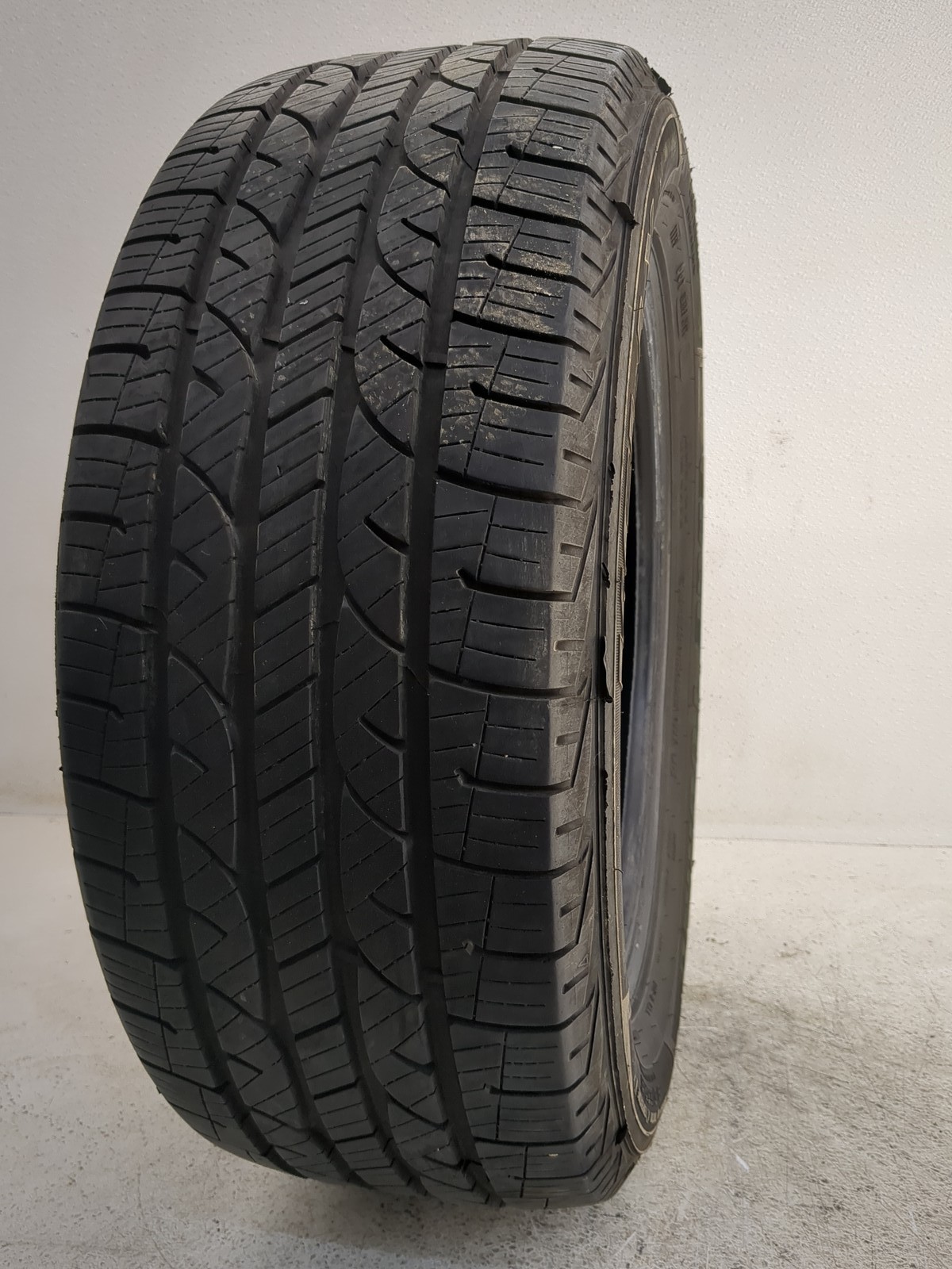 Used Tire 215/55R16 KELLY EDGE TOURING A/S 93V – Tread Depth 8/32
