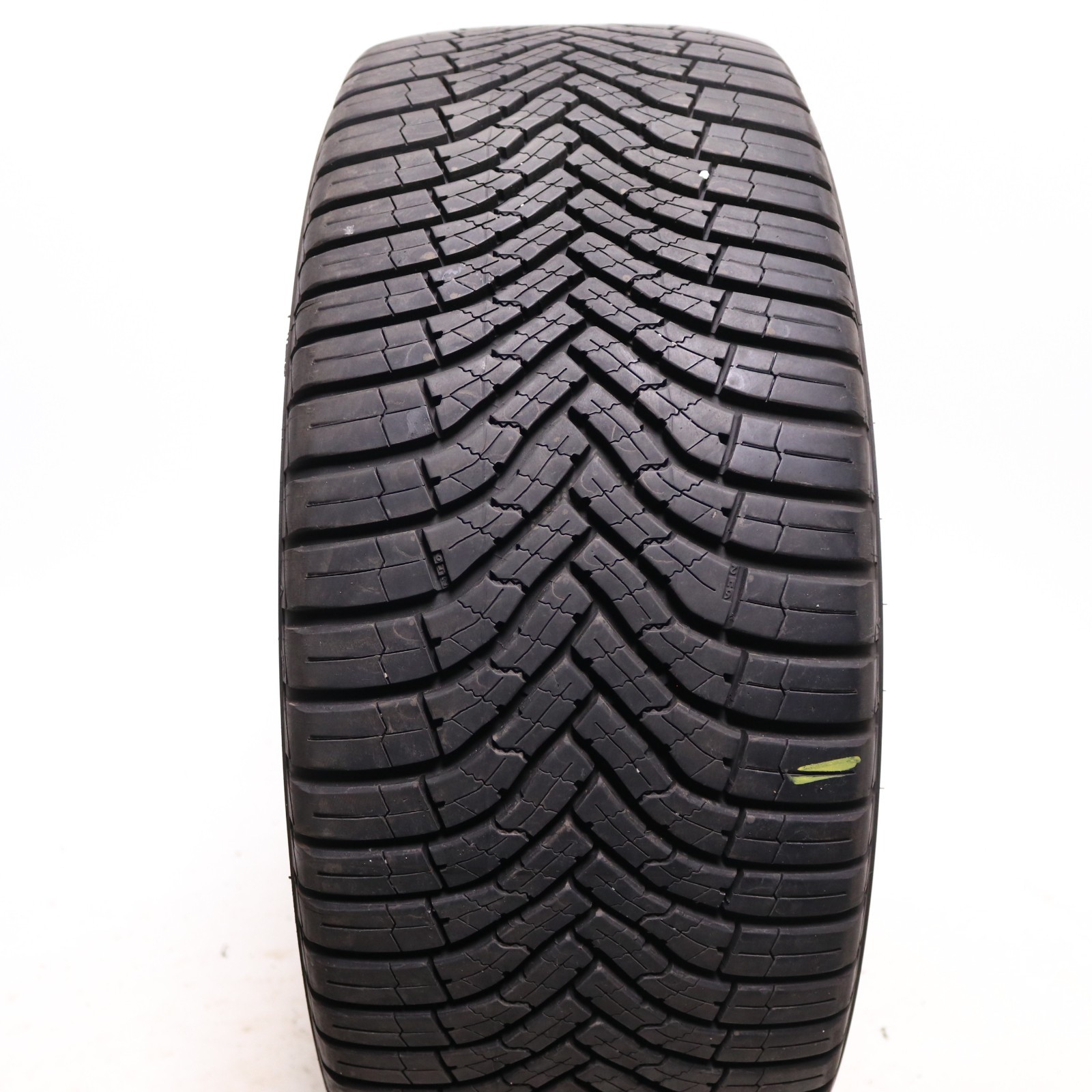Set of 2 Used 235/45R18 Goodyear Assurance WeatherReady 2 – 98W – 8.5-9.5/32