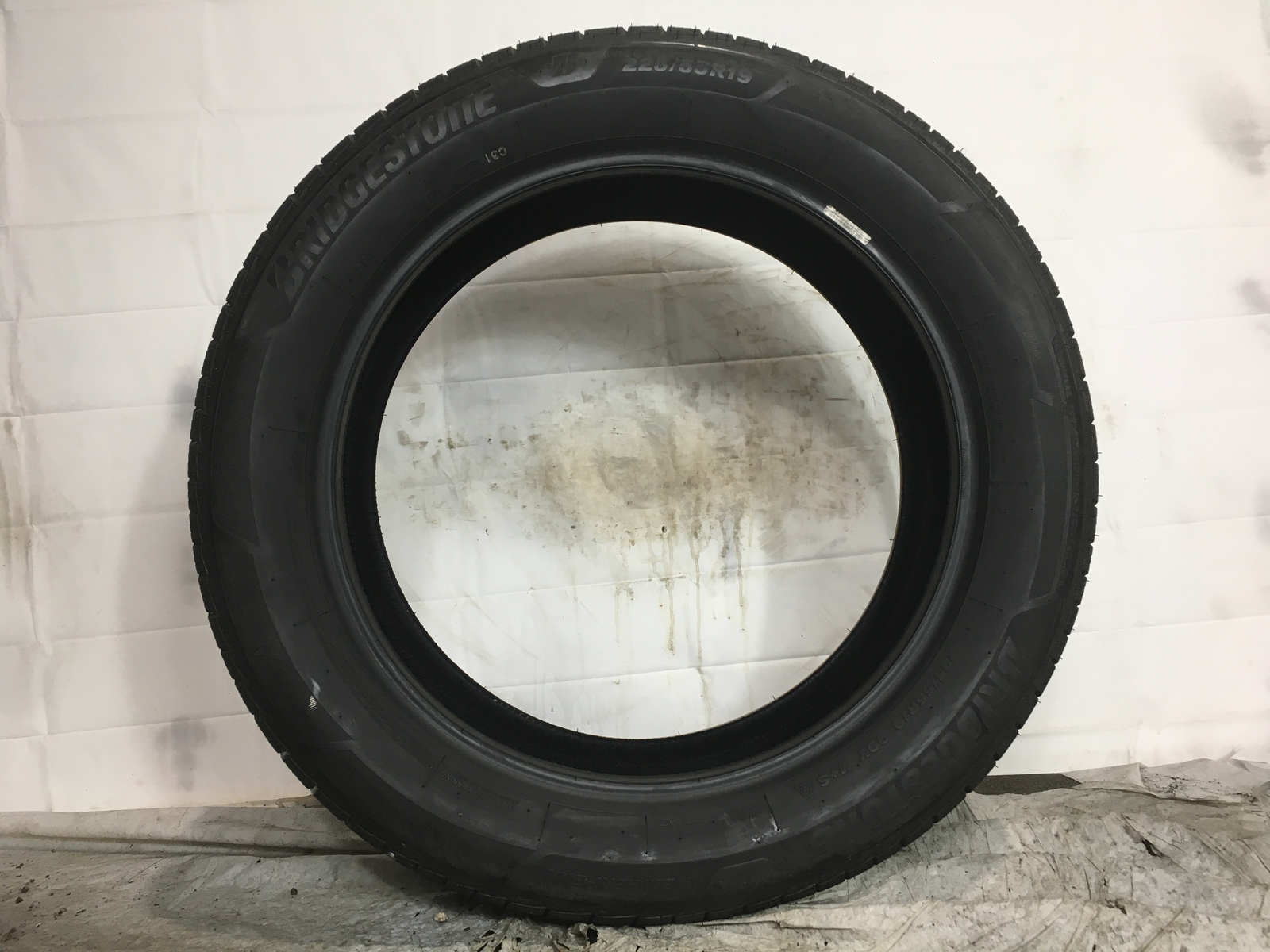 [1] Bridgestone WeatherPeak P225/55R19 225 55 19 Tire 9.5-9.75/32