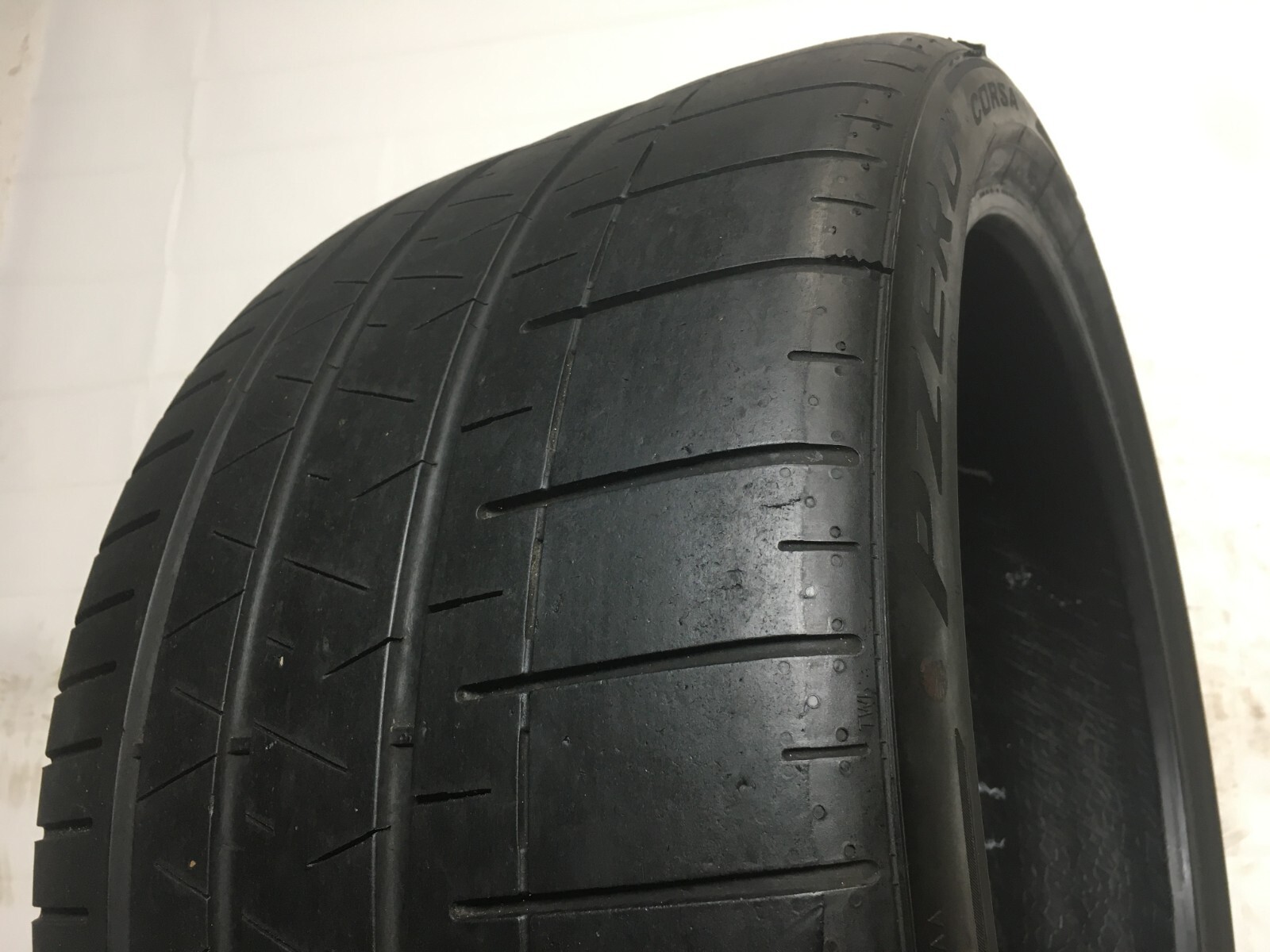 [1] Pirelli P Zero Corsa PZC4 P305/30ZR20 305 30 20 Tire 6.5-7.0/32