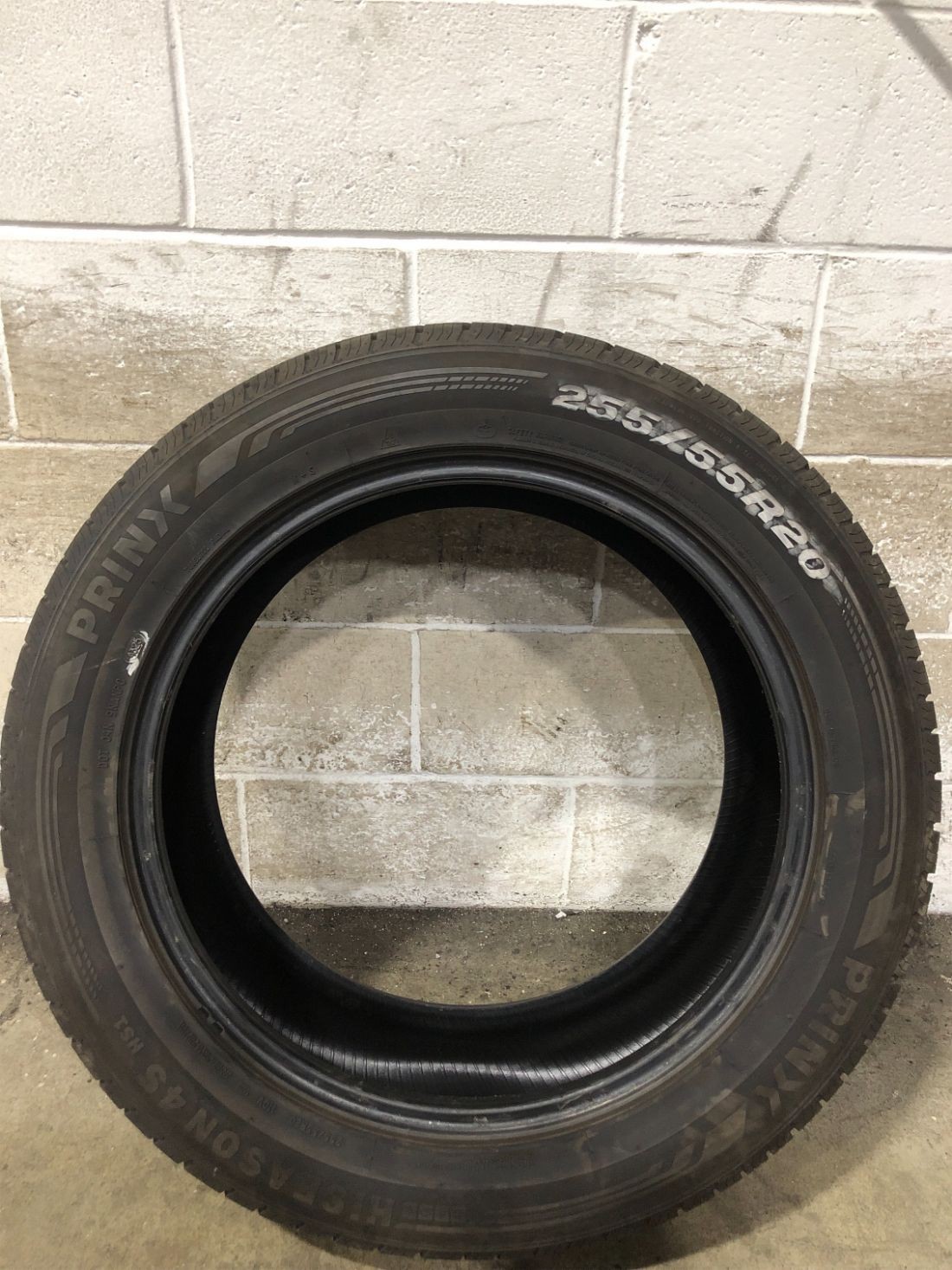 1x P255/55R20 Prinx HISEASON 4S HS1 9/32 110 V Used Tire 2555520