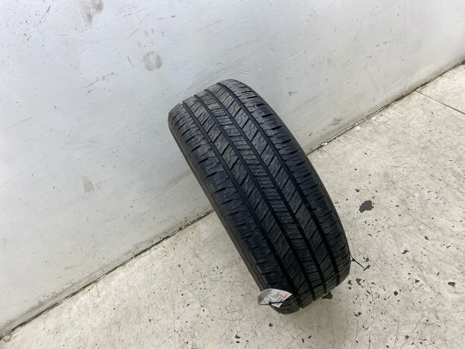 ADVANTA HTR-800 275/55R20 TREAD DEPTH 6/32 DATE CODE 5223