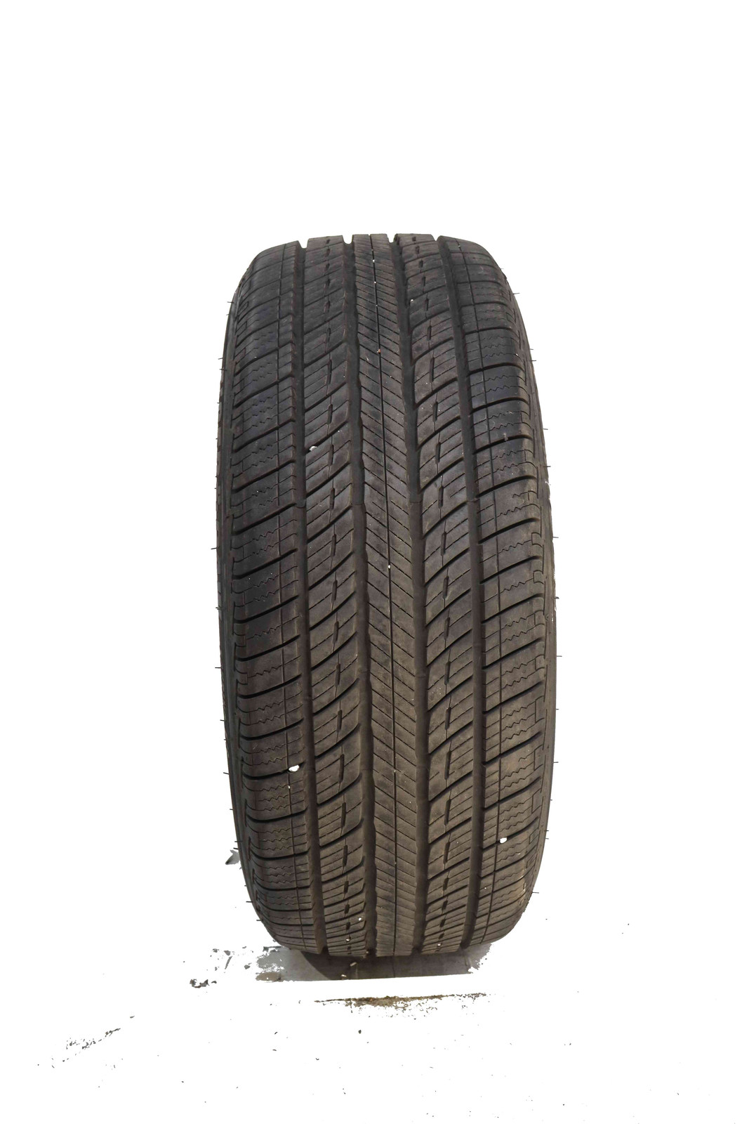 P235/45R18 Uniroyal Tiger Paw Touring AS 94 V Used 9/32nds
