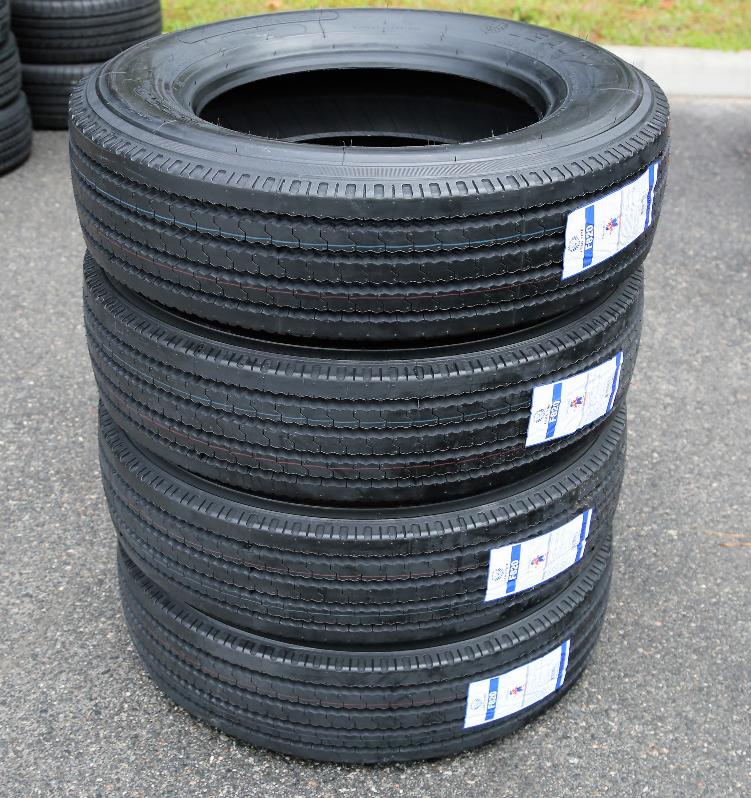 Leao F820 255/70R22.5 140/137M H 16 Ply (DC) All Position Commercial Tire