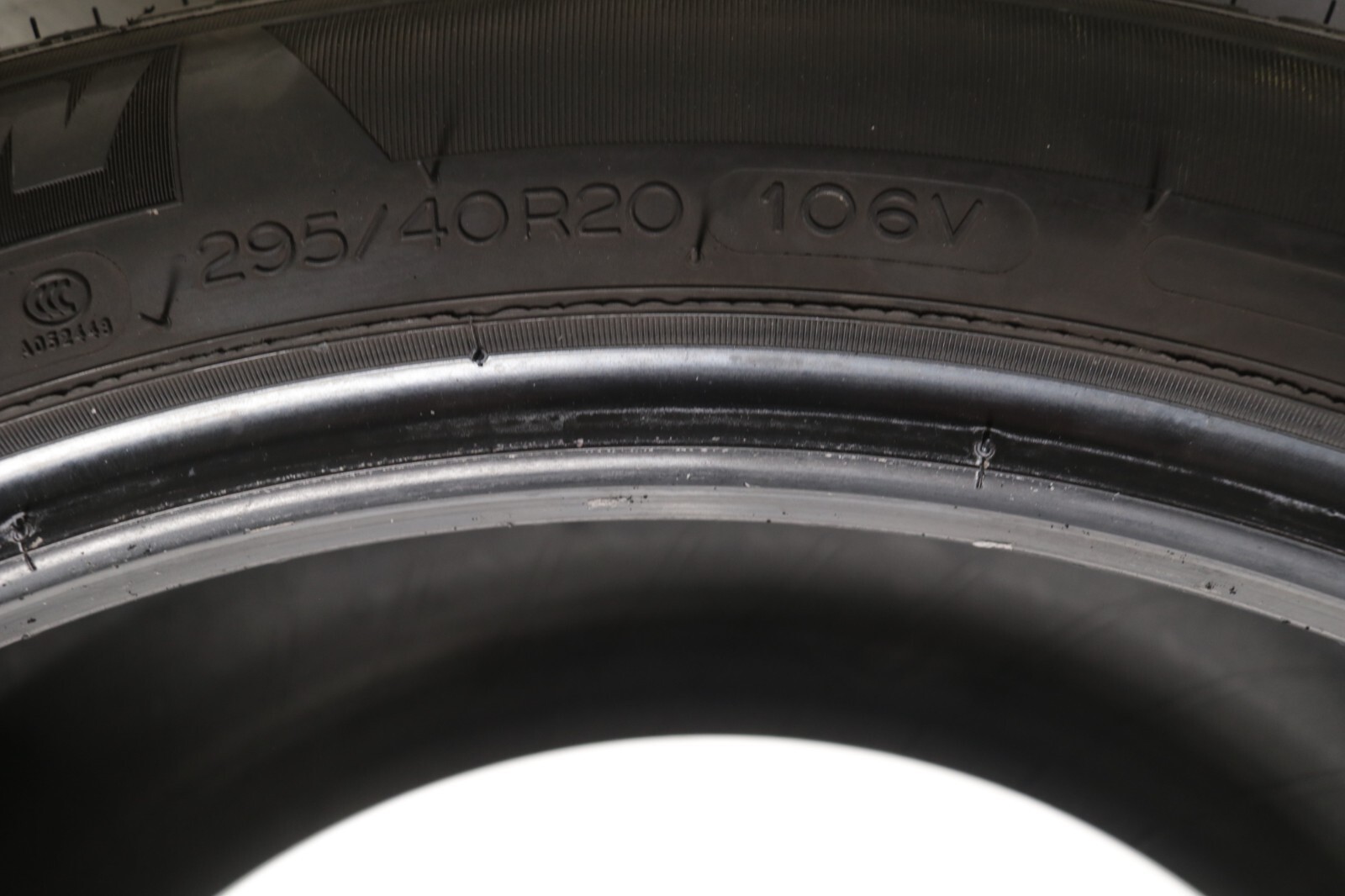 Set of 2 Used 295/40R20 Michelin Latitude Tour HP NO – 106V – 6.5-7/32