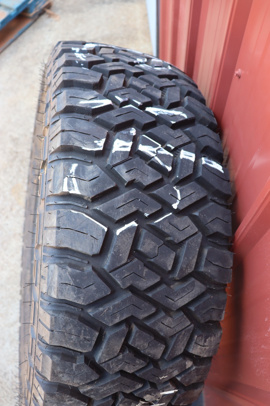 TIRE FURY COUNTRY HUNTER R/T 37X12.50 R20 LT 20″ 126Q