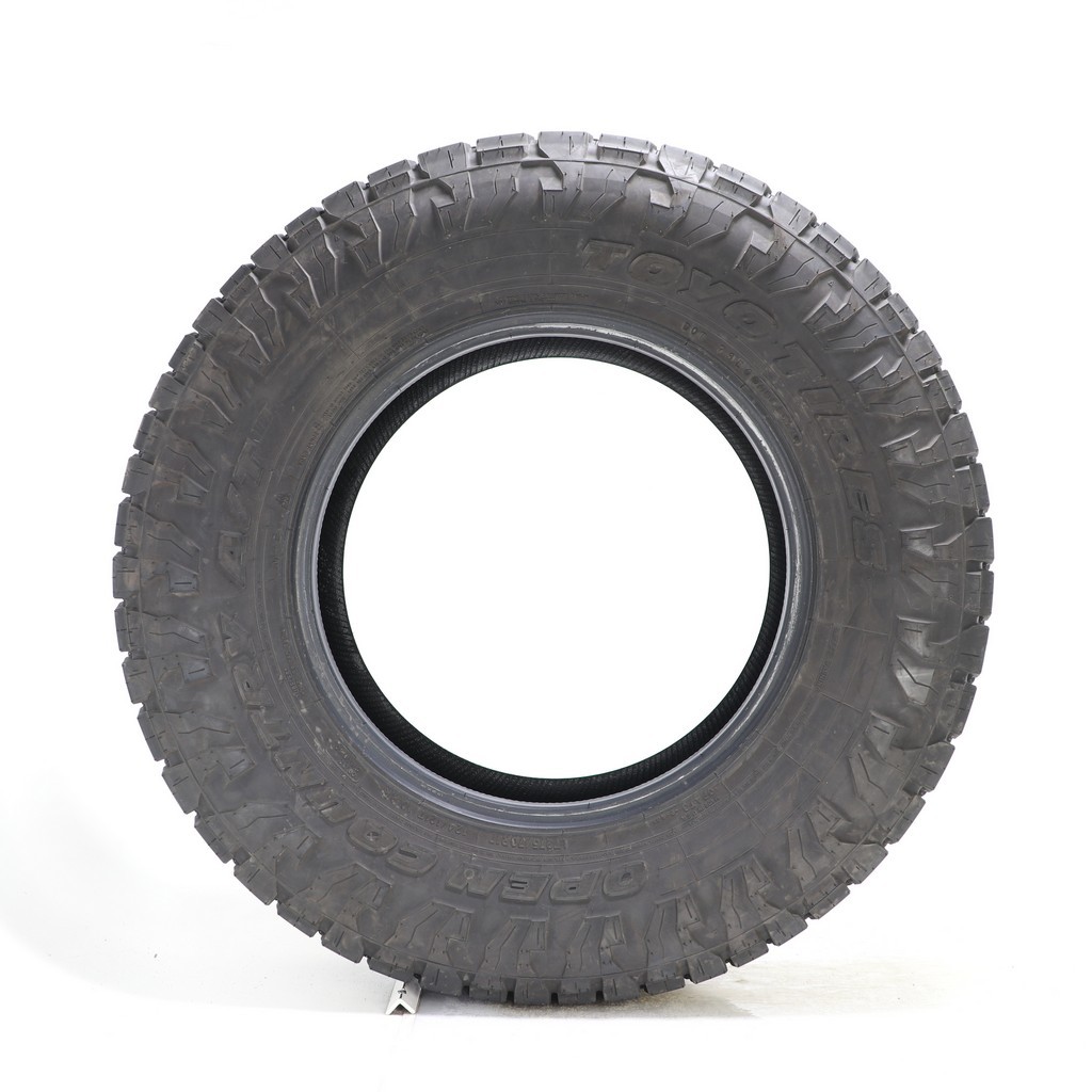 Used LT 275/70R17 Toyo Open Country A/T III 124/121T – 15/32