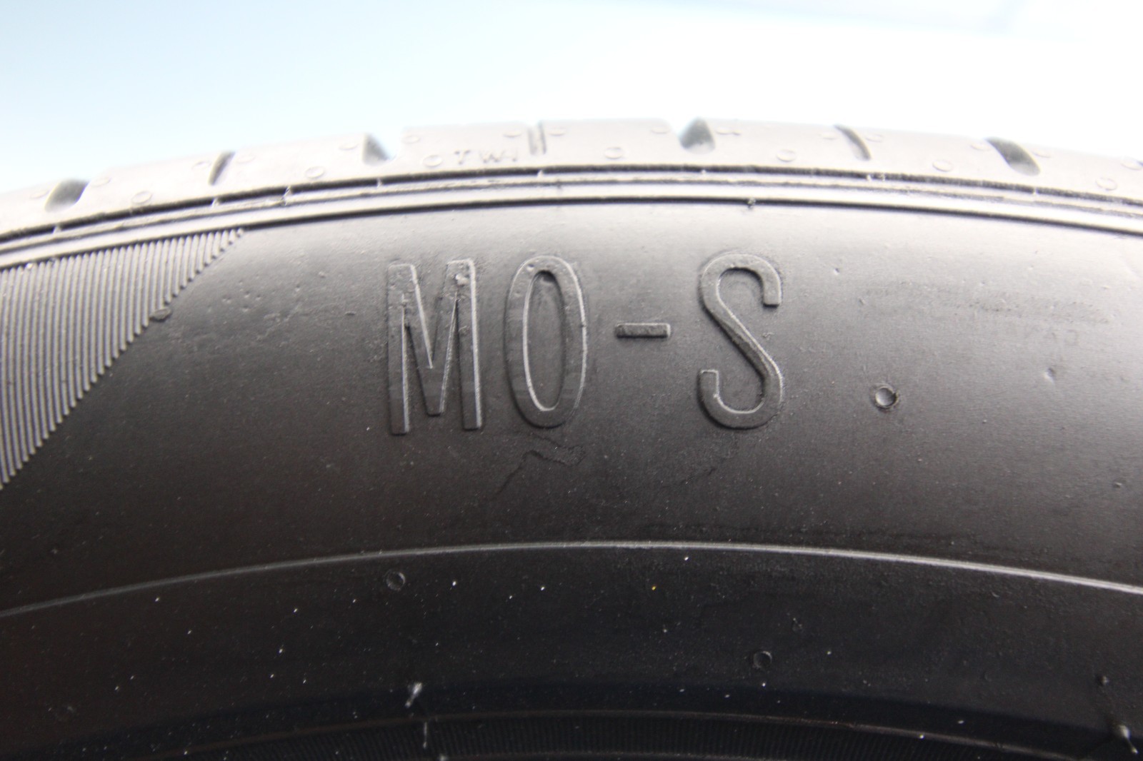 1 Used Pirelli Pzero MO-S PNCS PZ4 315/40R21 315/40/21 3154021 111Y
