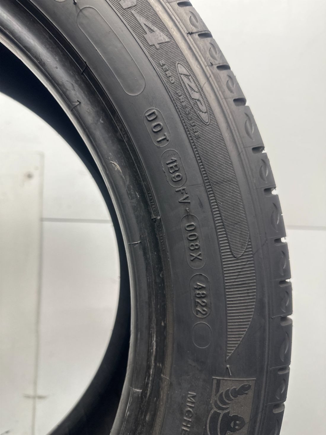 1 Used P245/50R19 Michelin Primacy mxm4 ZP Run Flat 101 V – 8/32