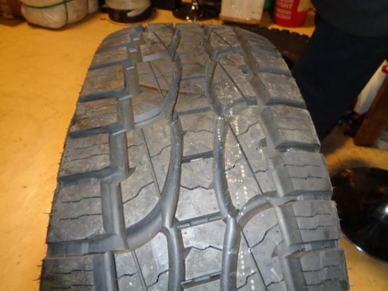 LING LONG CROSSWIND OWL LT 285 70 17 121/118S LRD 8PLY TIRE LTR-2121-AT-LL BQ4