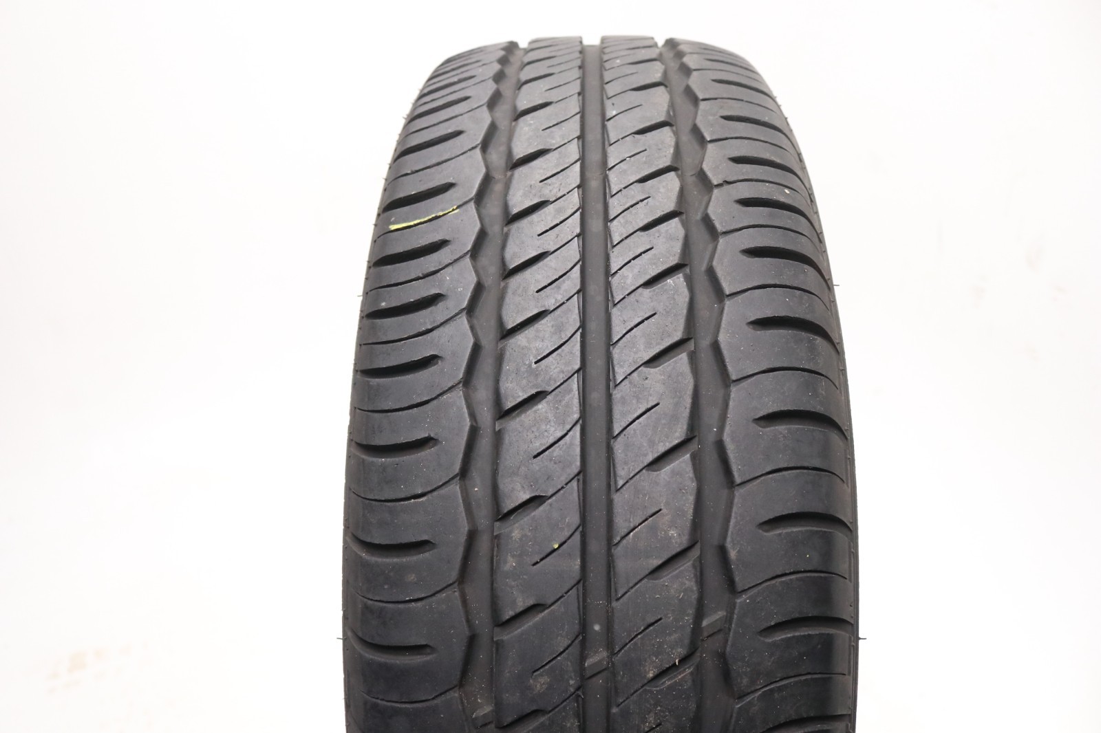 Set of 2 Used 235/65R16C Laufenn X FIT VAN LV01 – 121/119R – 9-9.5/32 No Repairs