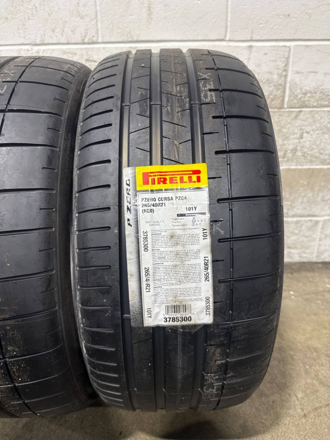 2x P265/40R21 Pirelli P Zero Corsa PZC4 8/32 101 Y New Tires 2654021