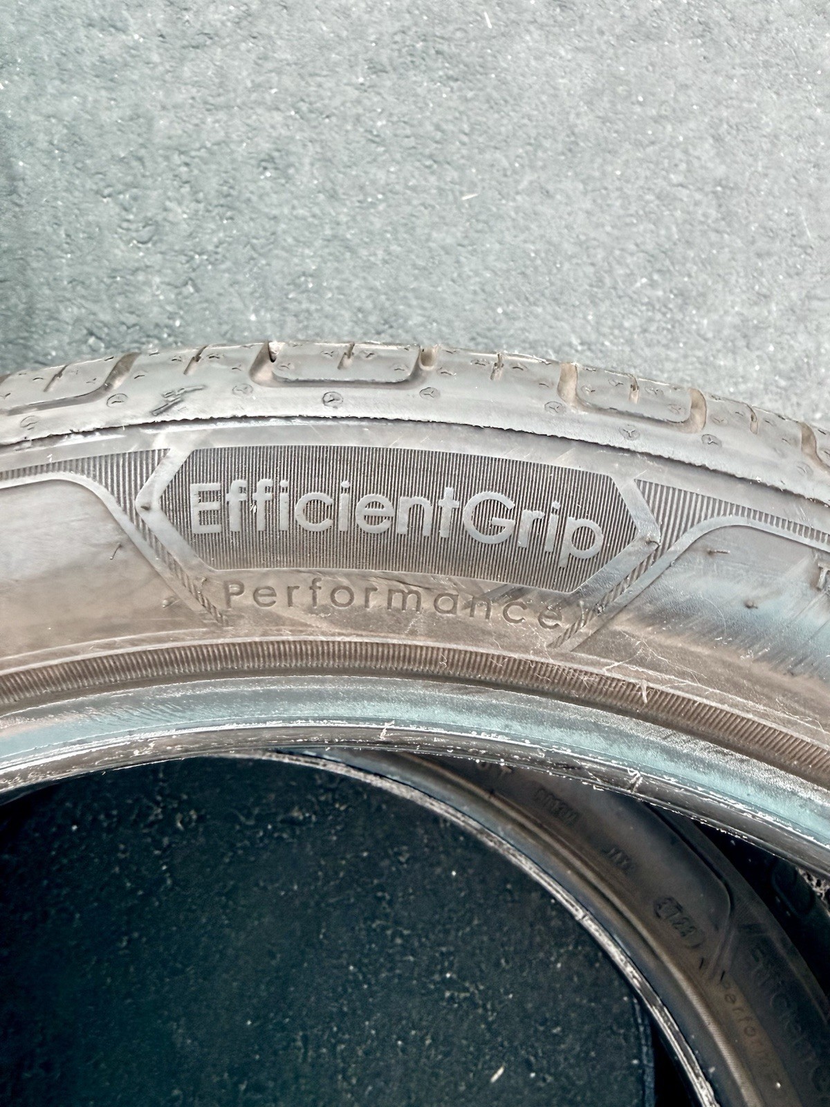 4- 205/45R17 Goodyear Efficient Grip 88V 8.5/32 DOT 2923 1M62