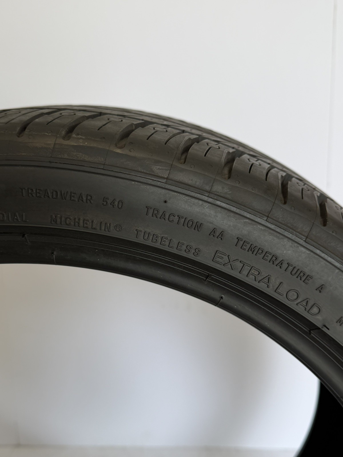 255/35ZR20 97Y Michelin Pilot Sport All Season 4 10/32 DOT 1525 2553520