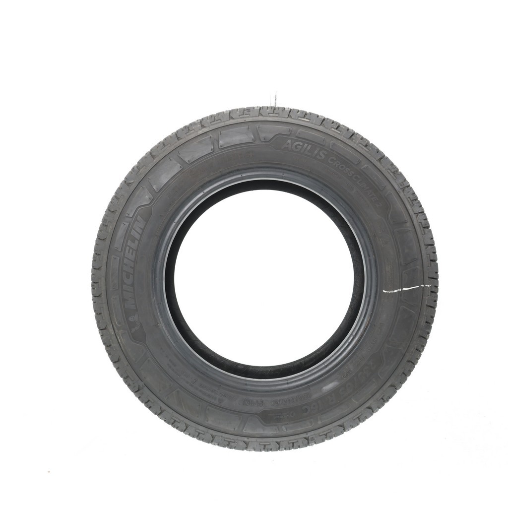 Set of (4) Used 235/65R16C Michelin Agilis CrossClimate 2 121/119R – 12.5-14/32