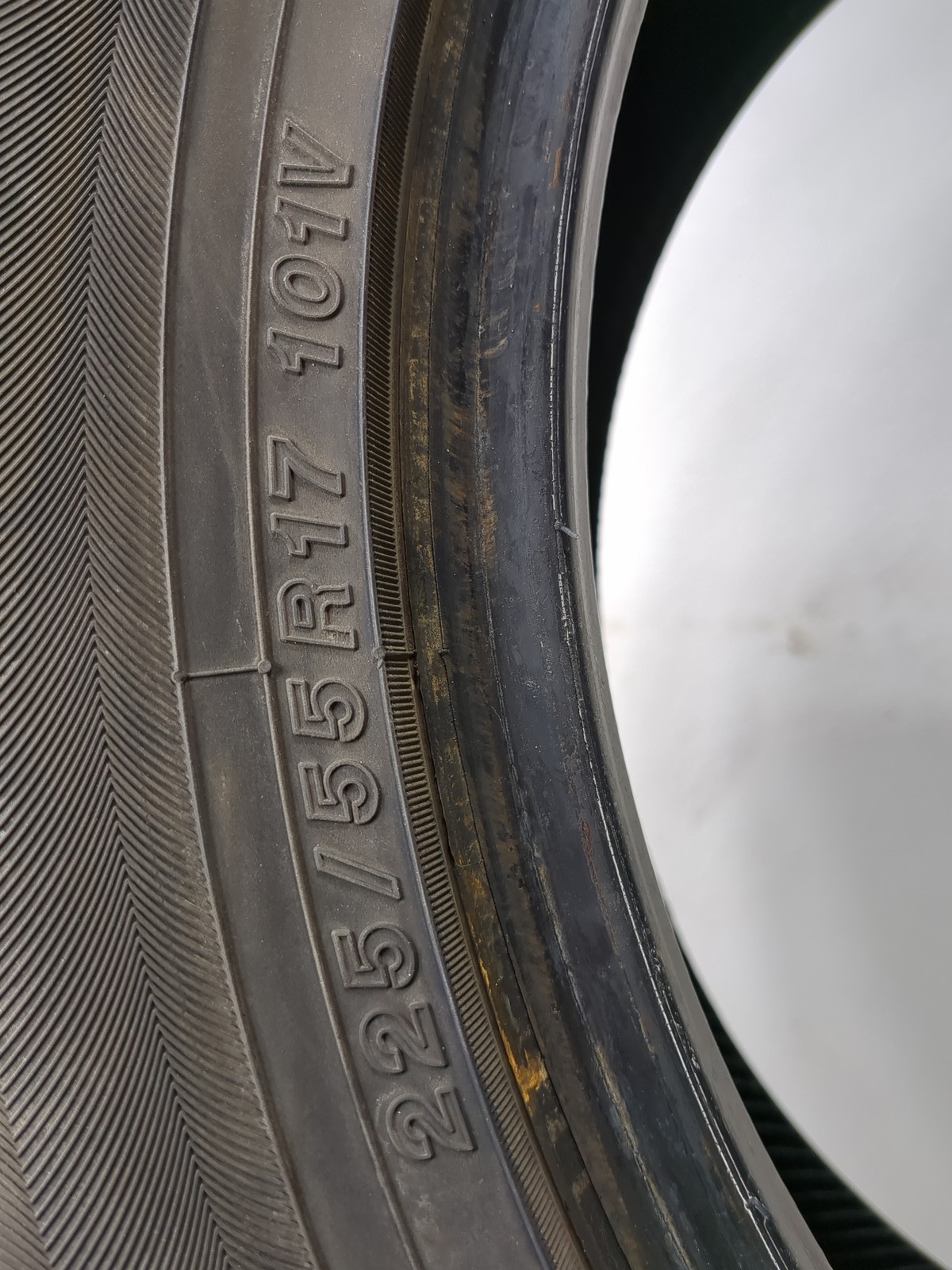Used Tire 255/55R17 YOKOHAMA YK-GTX ALL SEASON 101V – Tread Depth 9/32