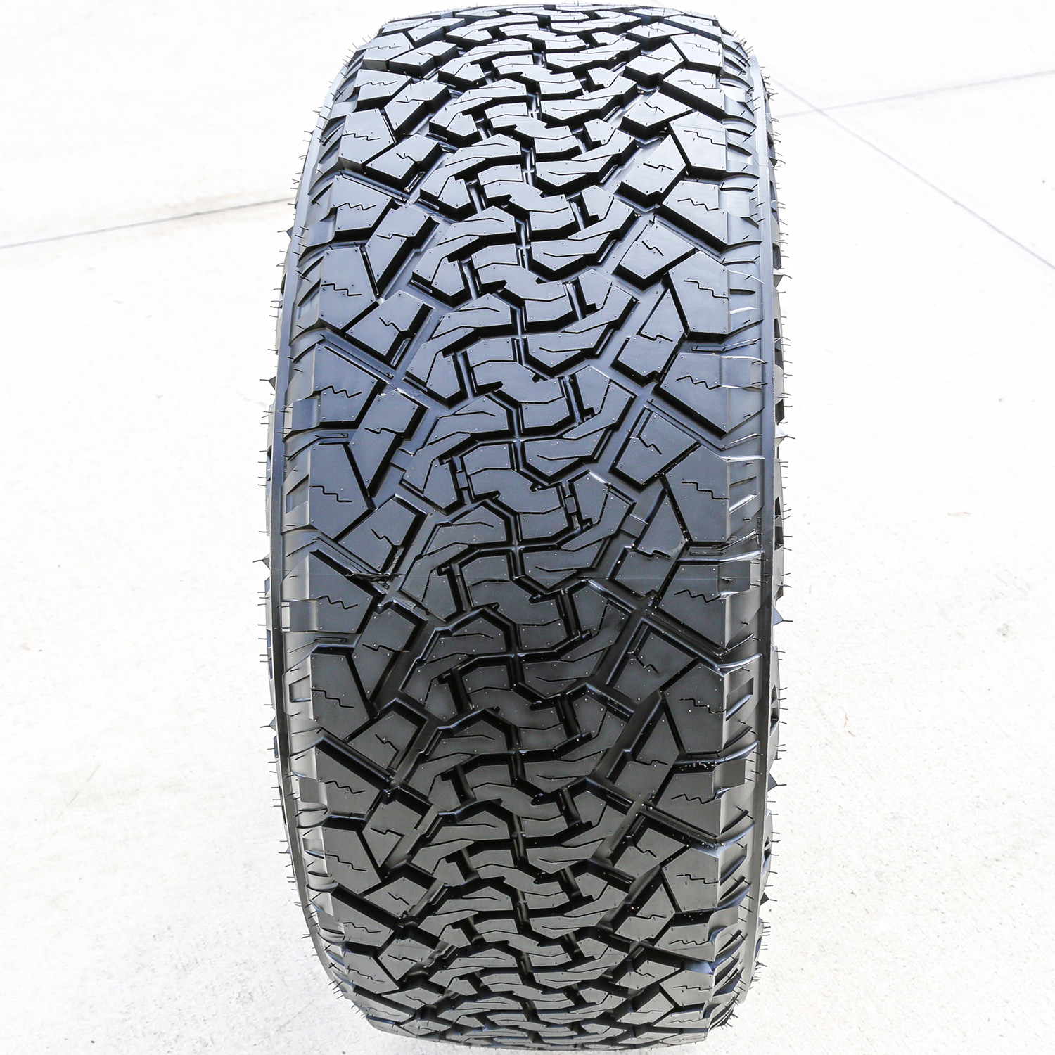 Tire Venom Power Terra Hunter X/T LT 33X14.50R24 F 12 Ply XT Extreme Terrain