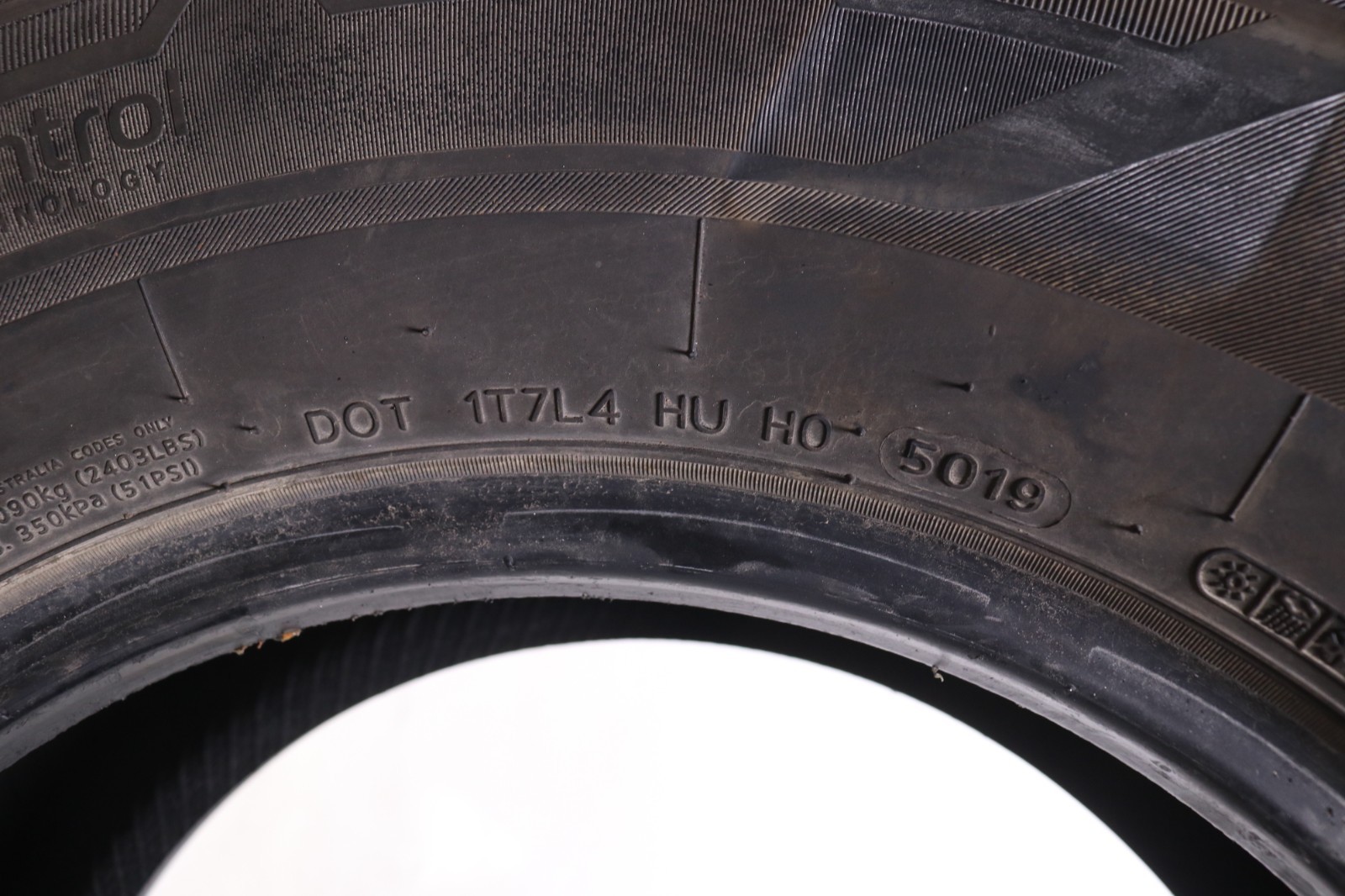 Set of 2 Take off 255/70R16 Hankook DynaPro HT – 111T – 9.5/32 No Repairs