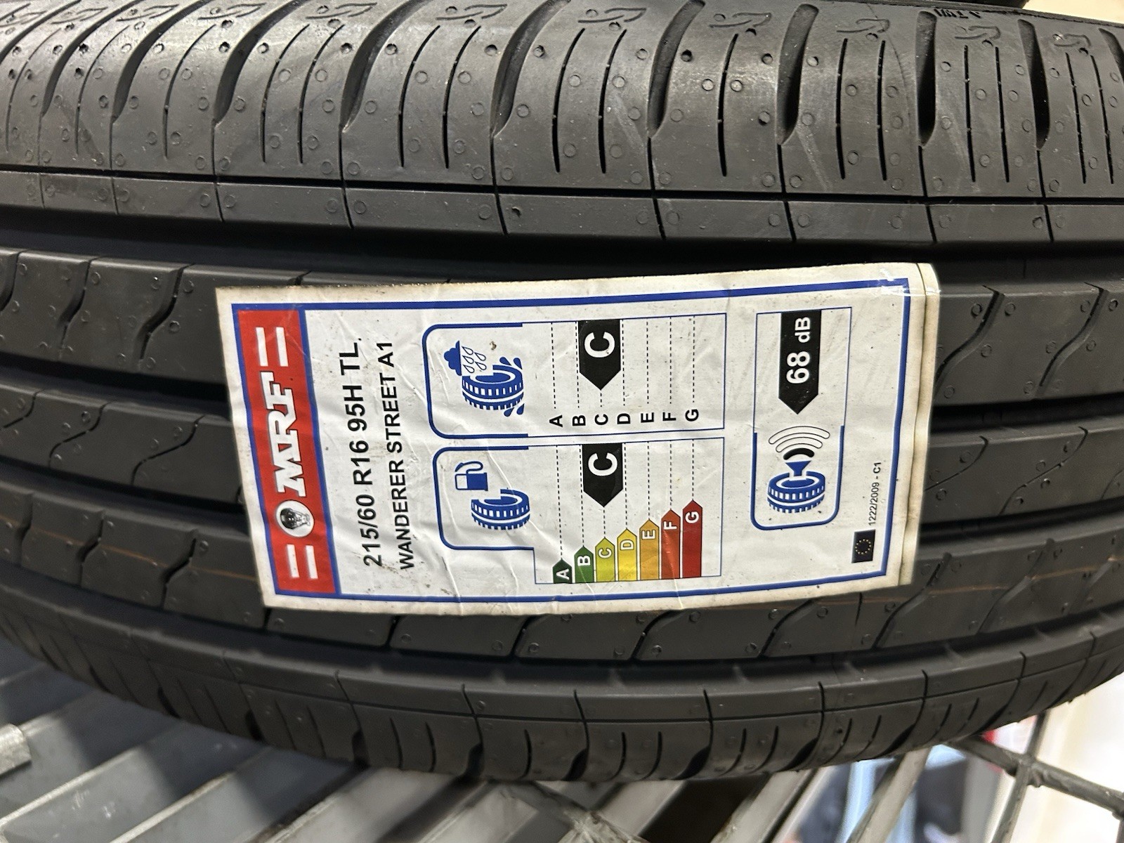 215/60R16 MRF Wanderer Street A1
