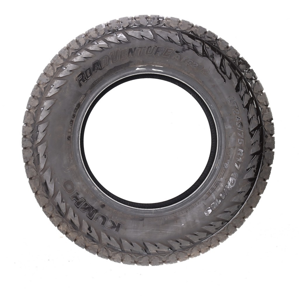 Used LT 245/75R17 Kumho Road Venture AT52 121/118S – 14/32