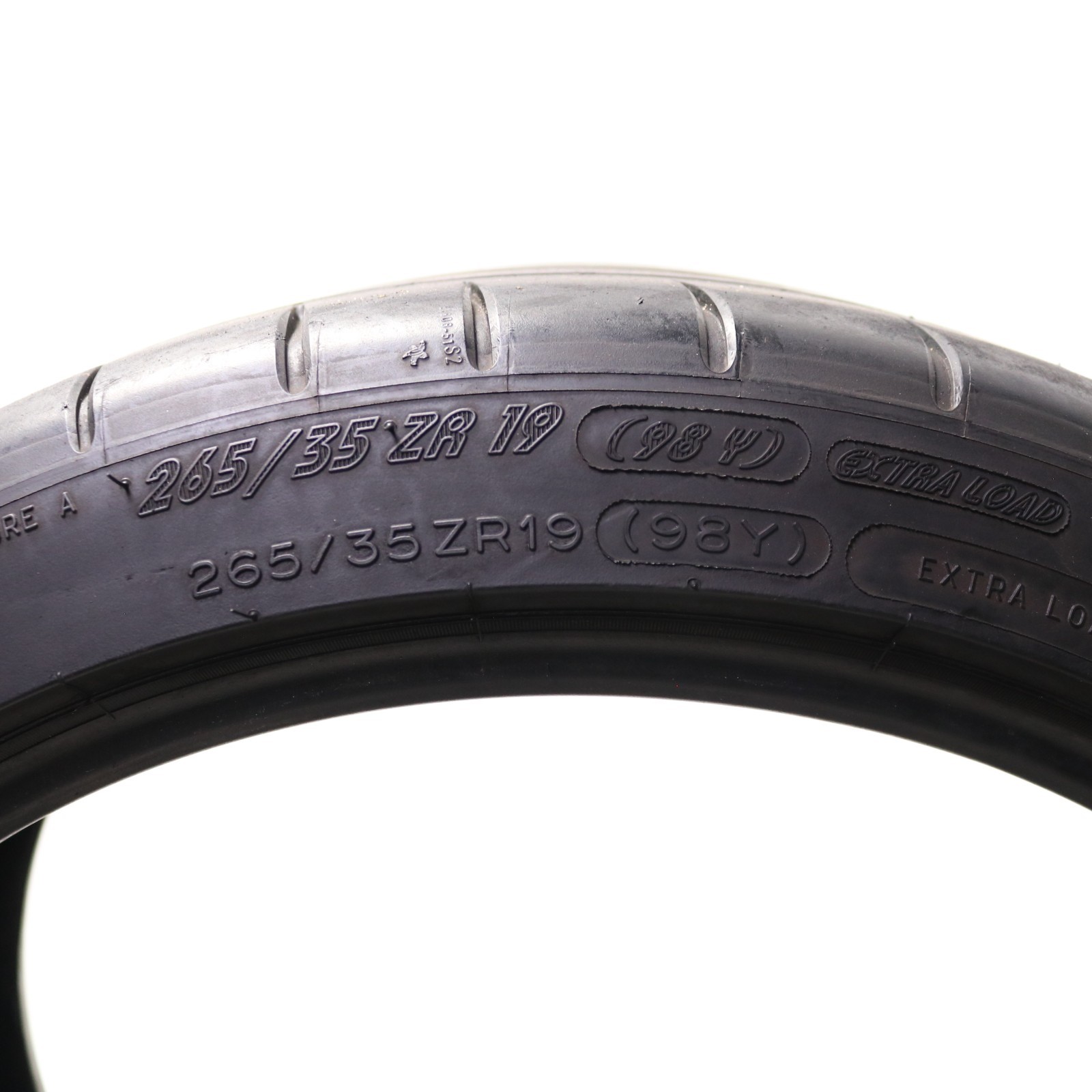 Set of 2 Used 265/35ZR19 Michelin Pilot Super Sport – 98Y – 6-6.5/32 No Repairs