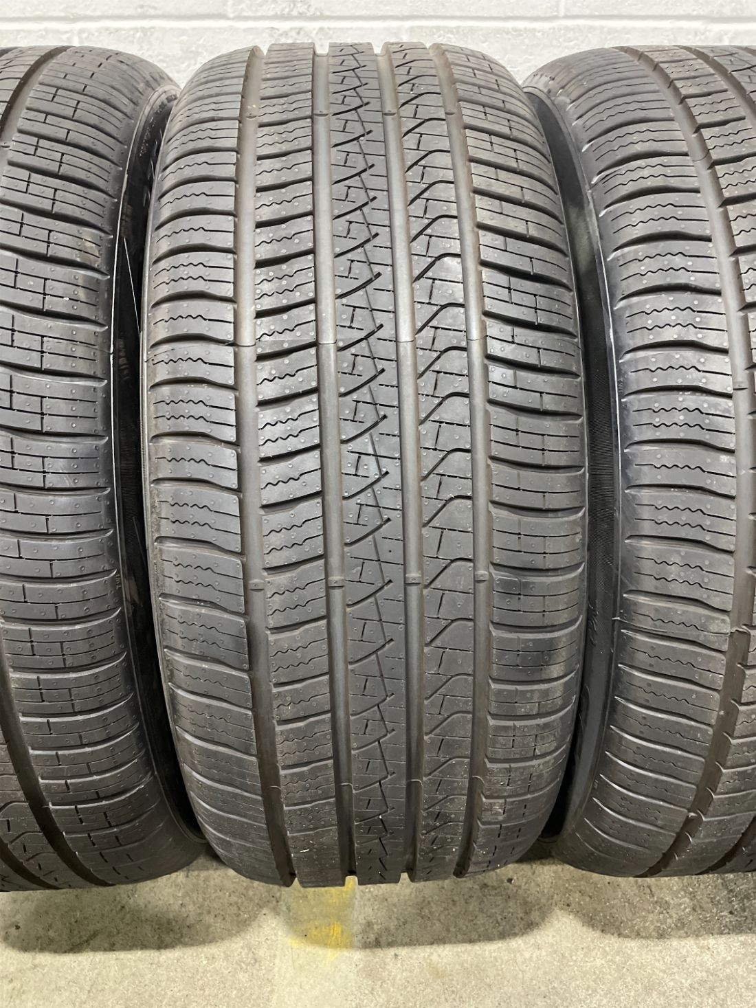 4x P275/45R20 Pirelli Scorpion Zero A/S RSC Run Flat 9/32 110 H Used Tires