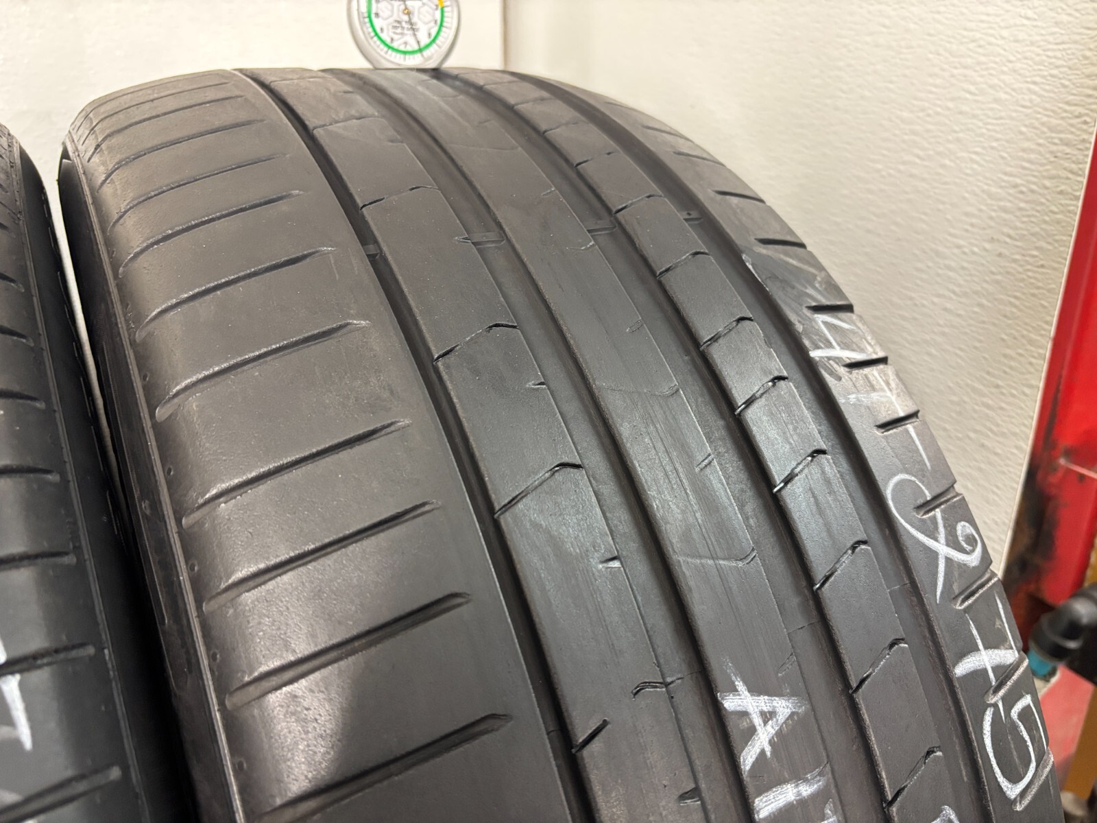 NO SHIPPING ONLY LOCAL PICK UP Set 4 Tires 275 40 21 Pirelli P Zero PZ4 Run Flat